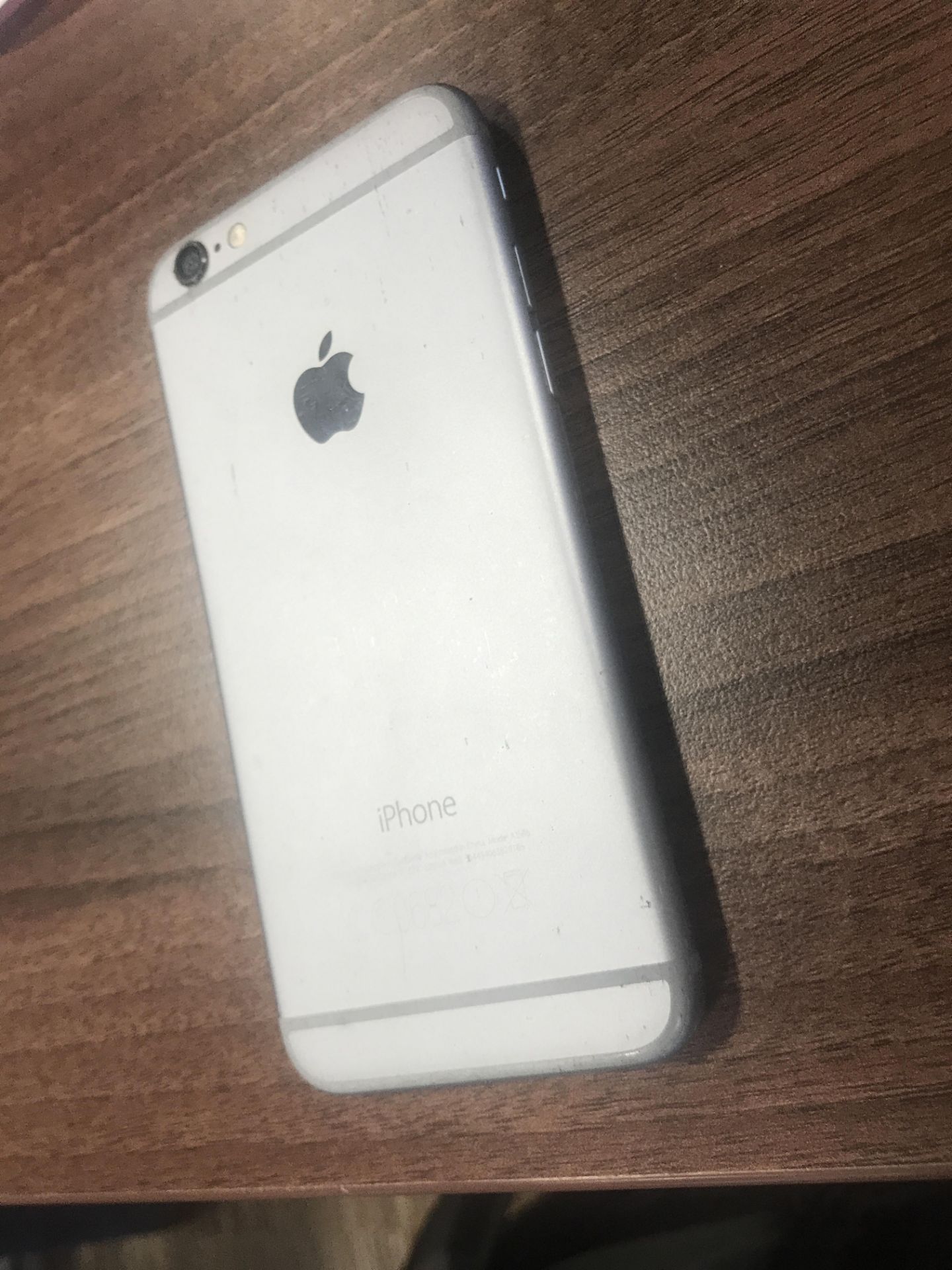 Apple iPhone 6, model no. MG472B/A, serial no. C36NJXM4G5MN, 16gb capacity, carrier EE (SIM card - Image 3 of 4