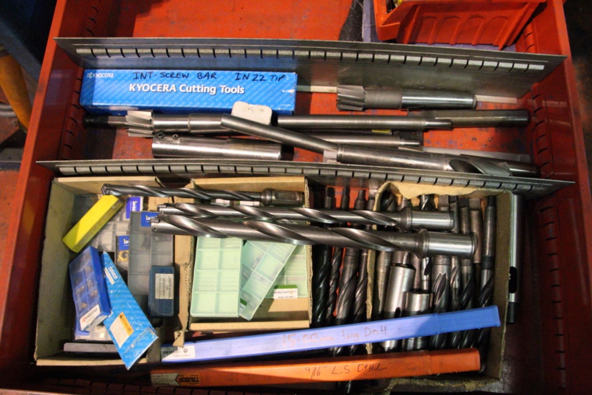 MULTI-DRAWER MOBILE CABINET, with contents including tooling on top of cabinet - Image 16 of 17