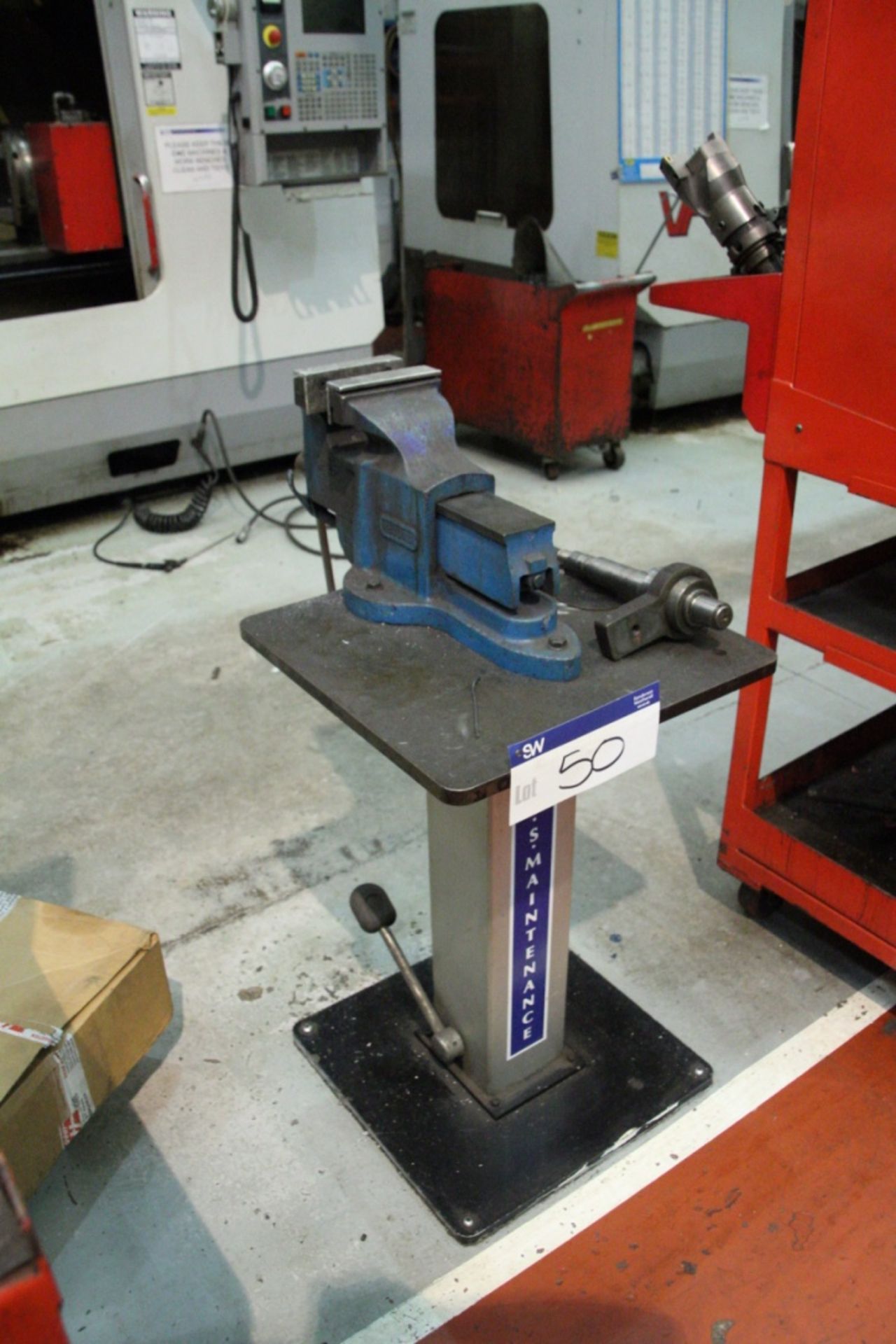 Record No. 25 Engineers Bench Vice, approx. 150mm jaw, with adjustable height pedestal