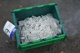 Quantity of Plastic Chains, with plastic box