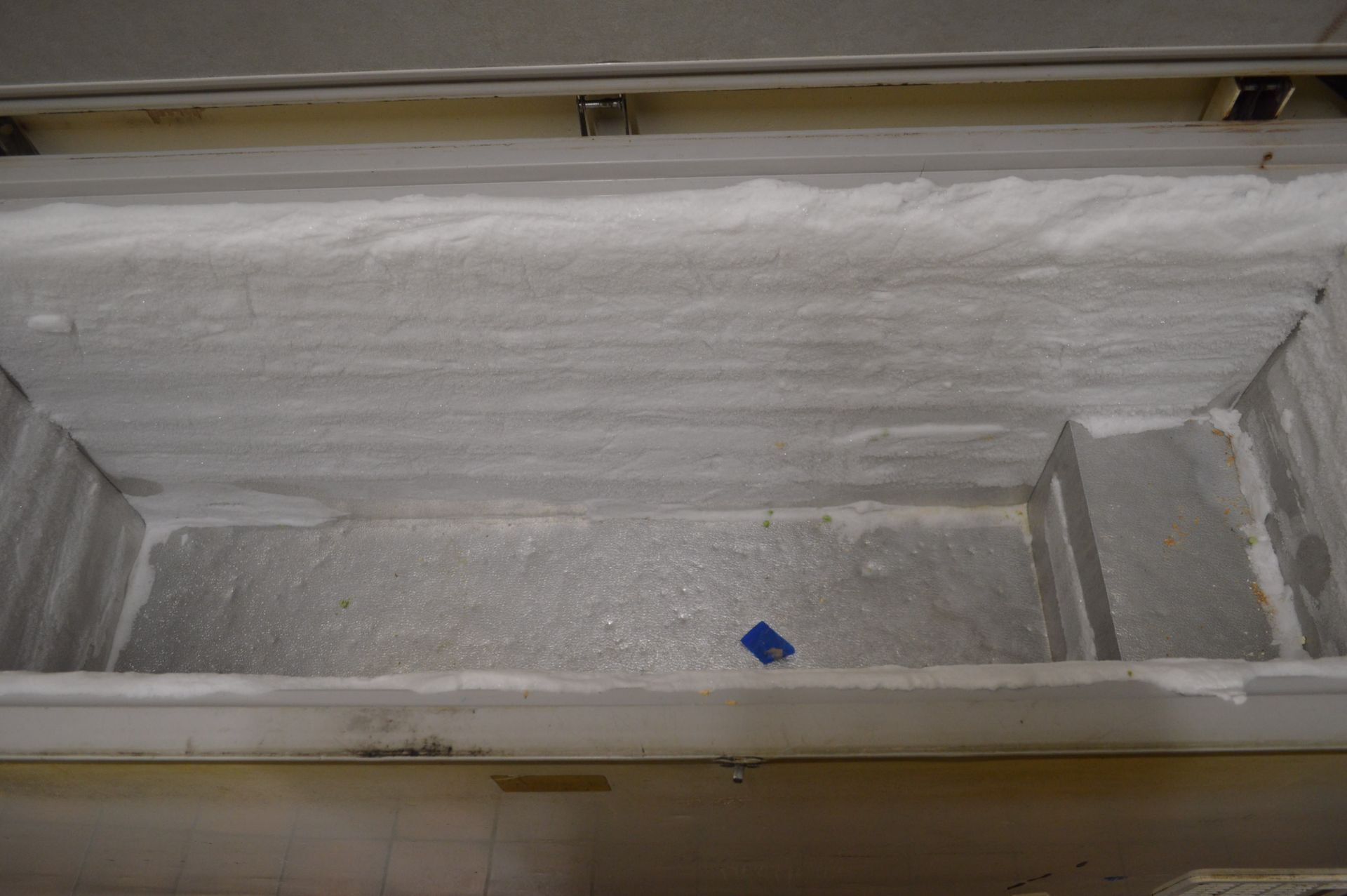 Gram Chest Freezer, approx. 1.7m long - Image 2 of 2