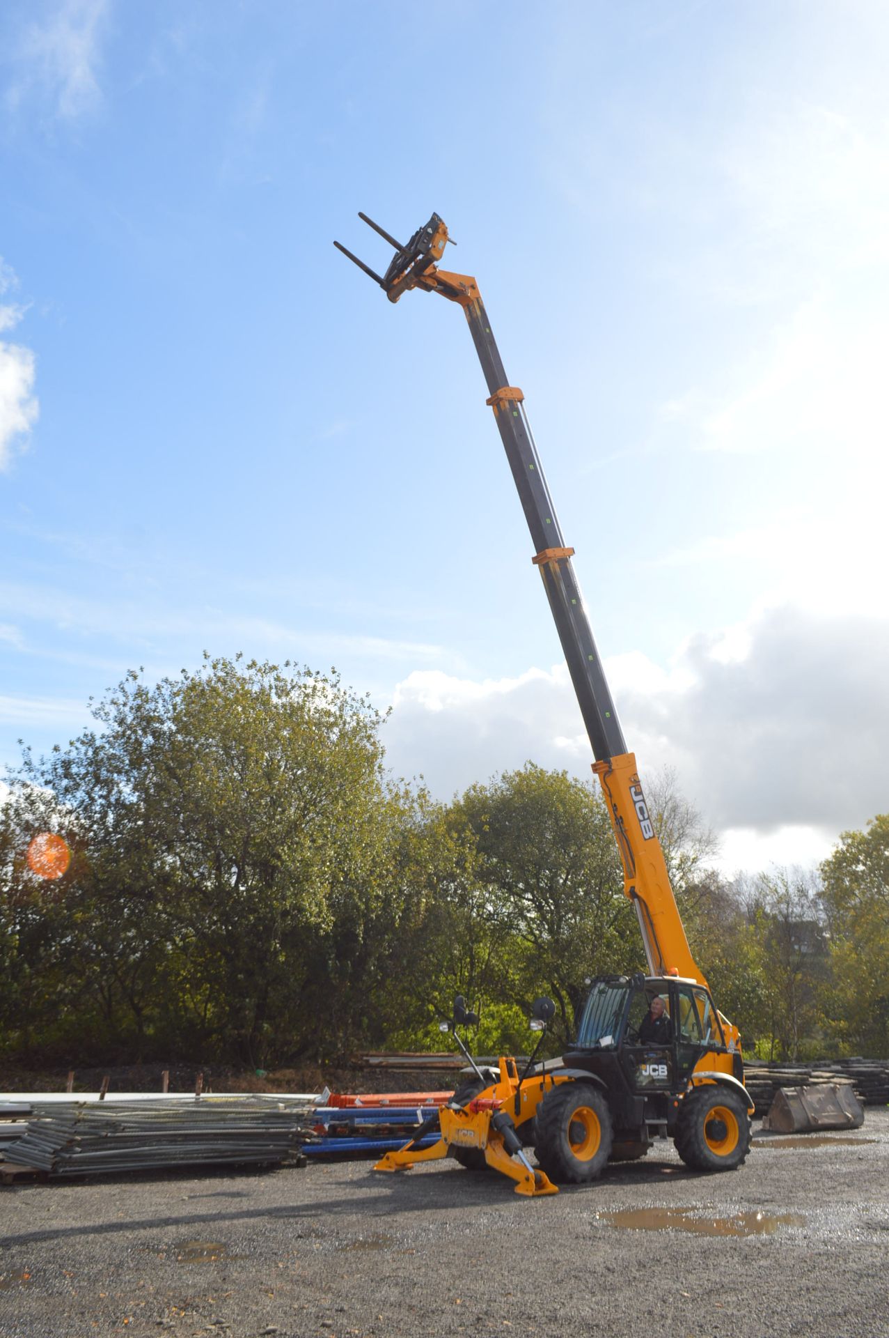 JCB 540-170 Loadall Telehandler, identification no. JCB5AF7GAG2467681, reg no. YP66 ZYK, year of - Image 4 of 9