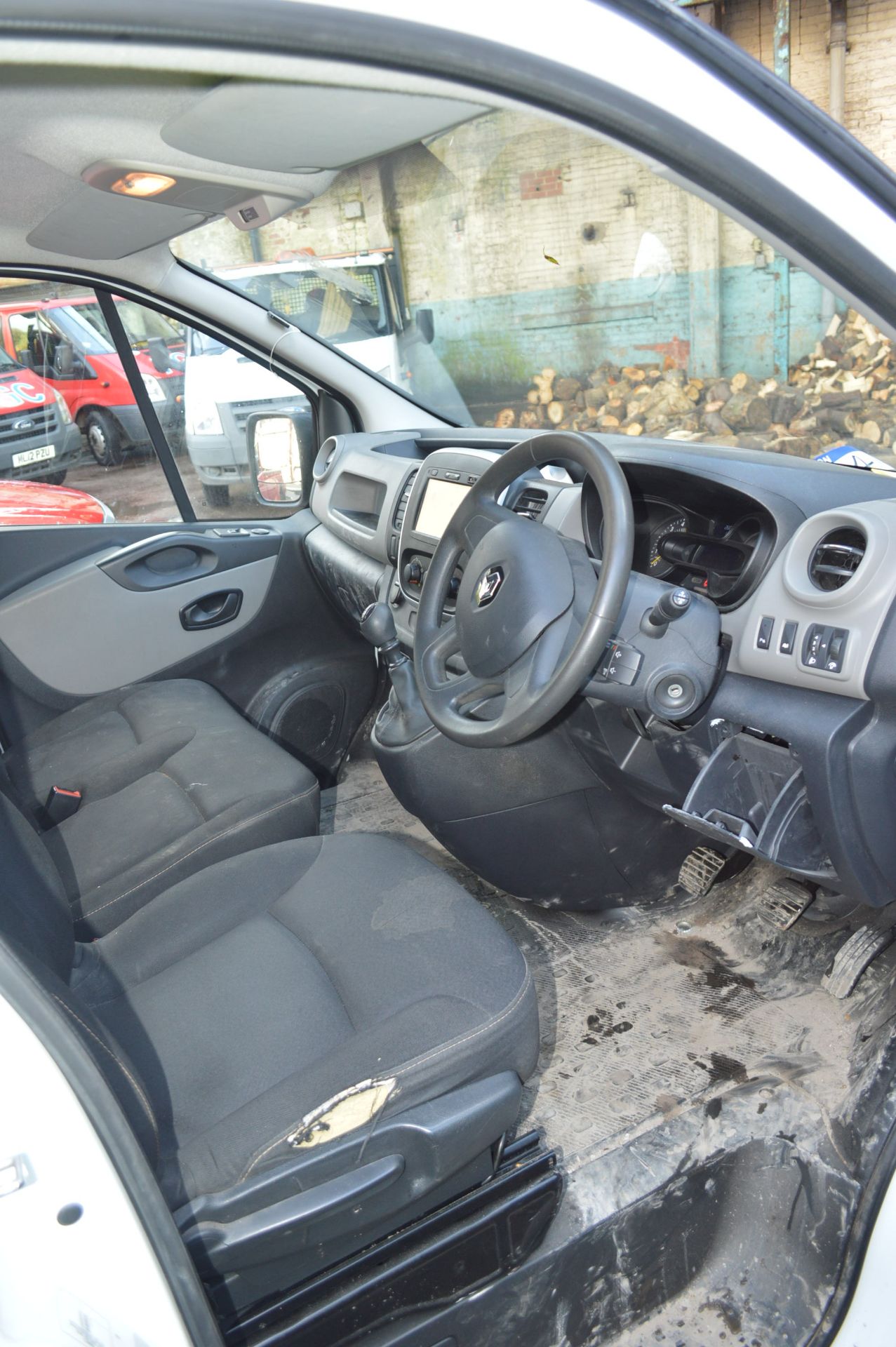 Renault Traffic LL29 Panel Van, registration no. HY65 MMX, date first registered 10/2015, tested - Image 6 of 6