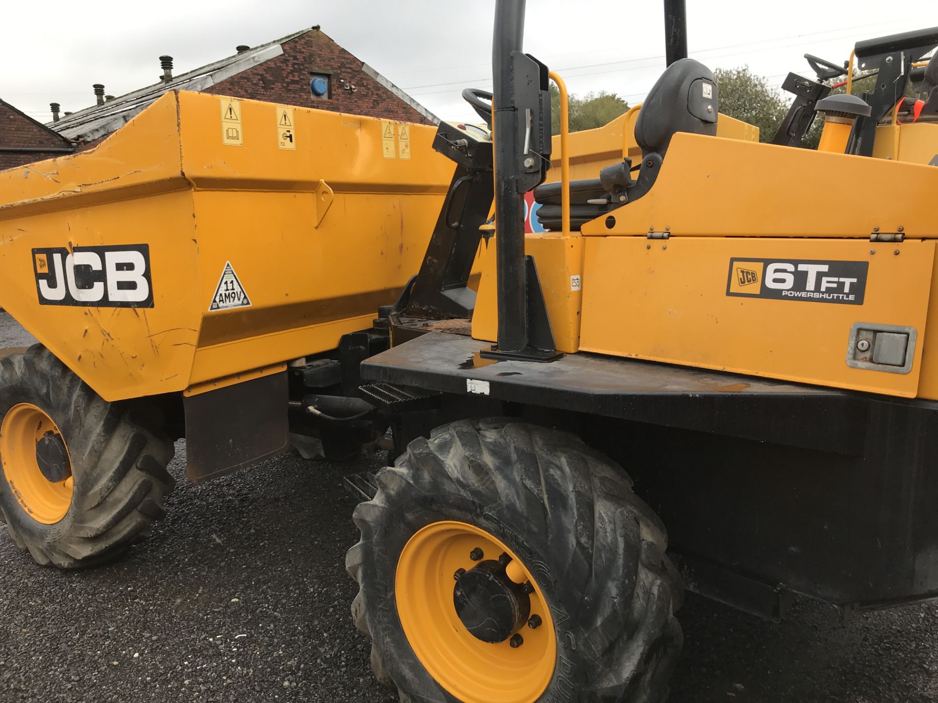 JCB 6TFT Powershuttle 6 Tonne Swivel Dumper, registration no. MW65 WUJ, year of manufacture 2015, - Image 4 of 7