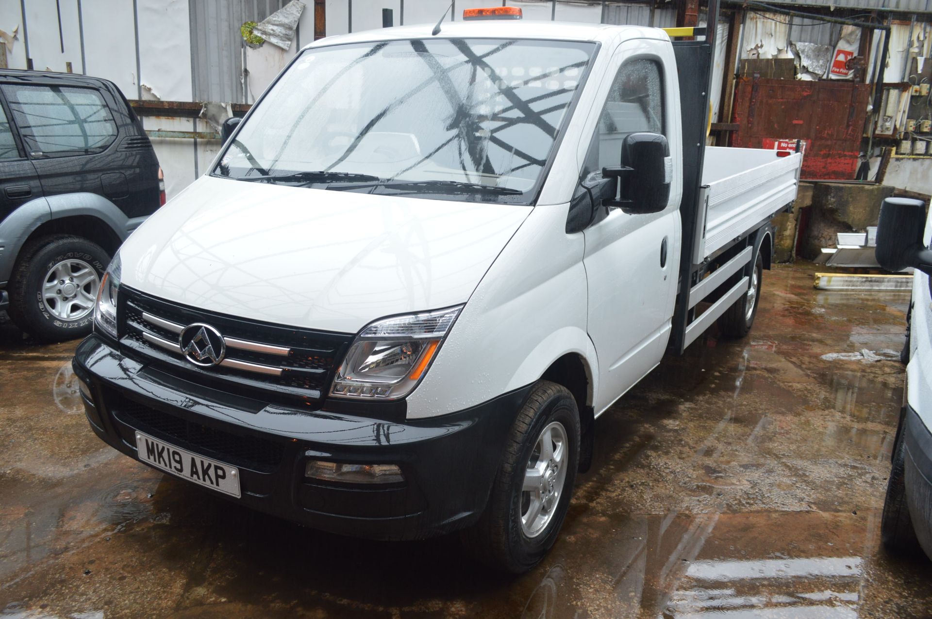 LDV V80 2.5 CHASSIS CAB DIESEL TIPPER TRUCK, registration no. MK19 AKP, date first registered 17/