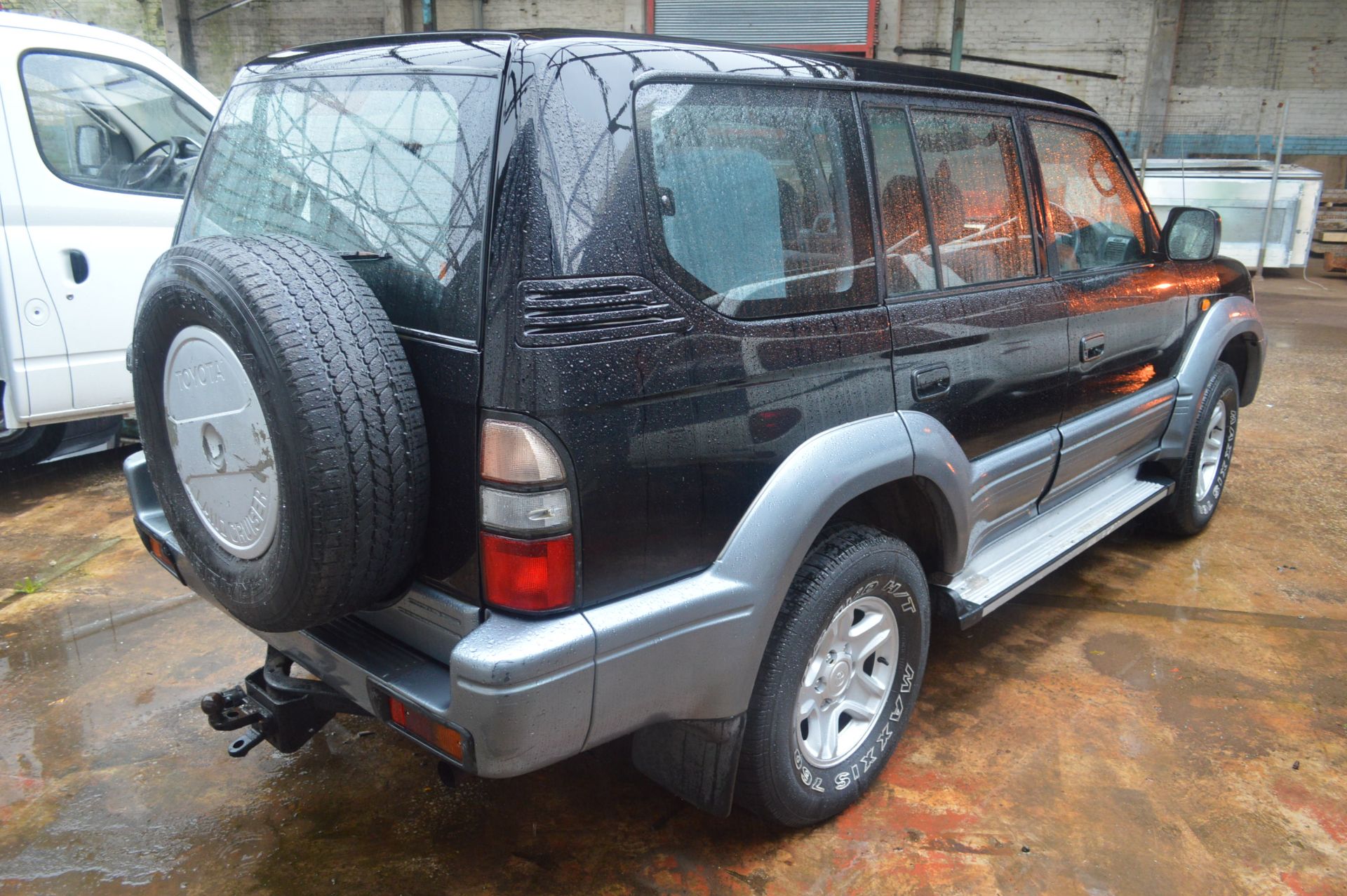 Toyota Landcrusier Diesel SUV, registration no. P610 MWB, date first registered 02/1997, tested to - Image 3 of 5