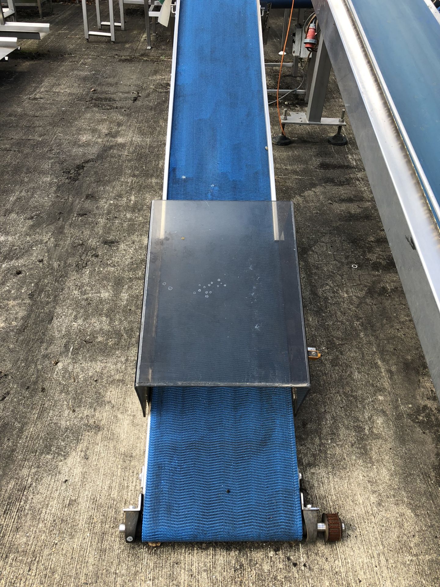 Plastic Belt Conveyor, approx. 2.4m long x 370mm belt width, lift out charge - £20 - Image 2 of 2