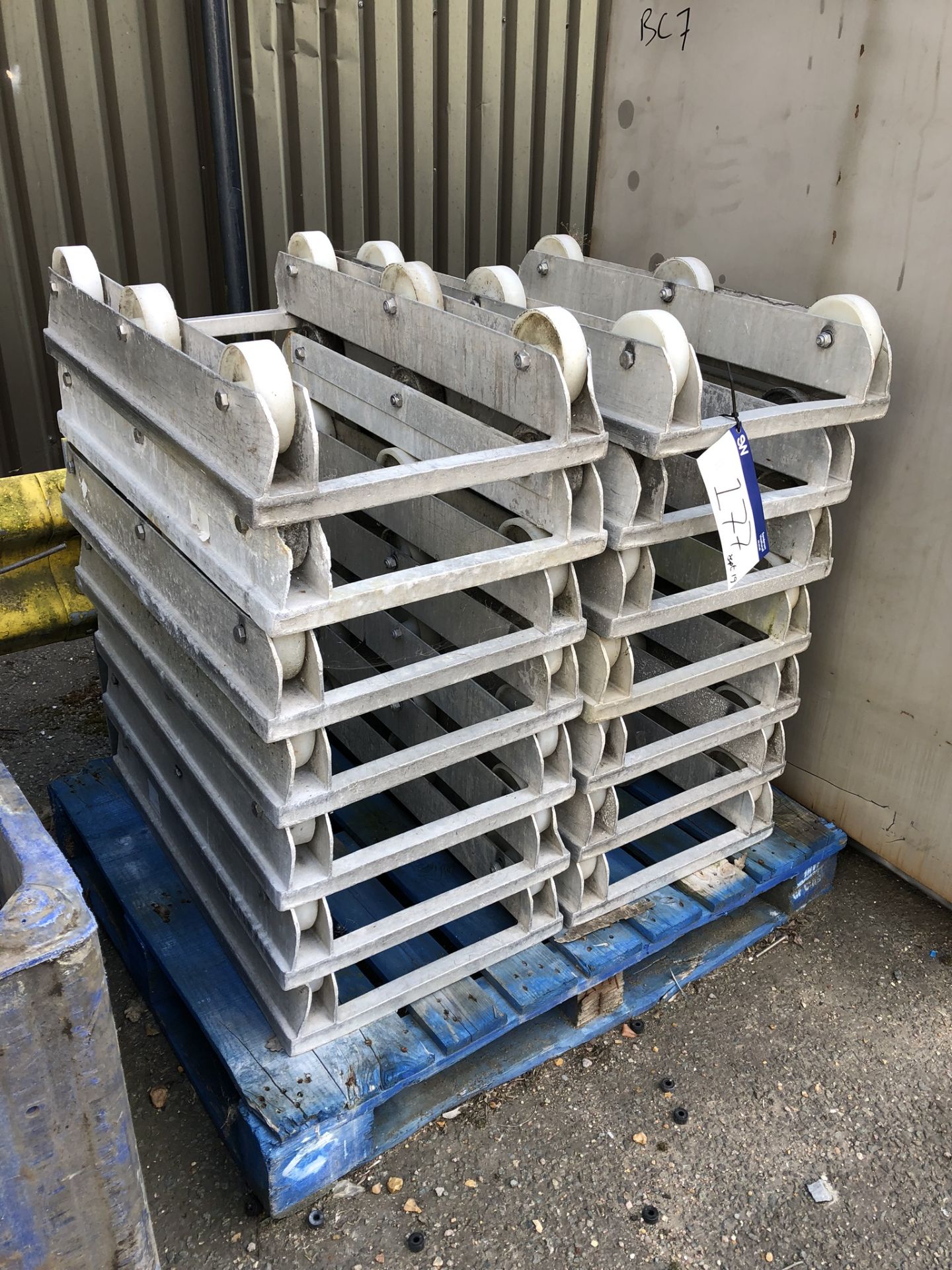 15 Aluminium Tray Dollies, approx. 850mm x 500mm, lift out charge - £20 - Image 2 of 2