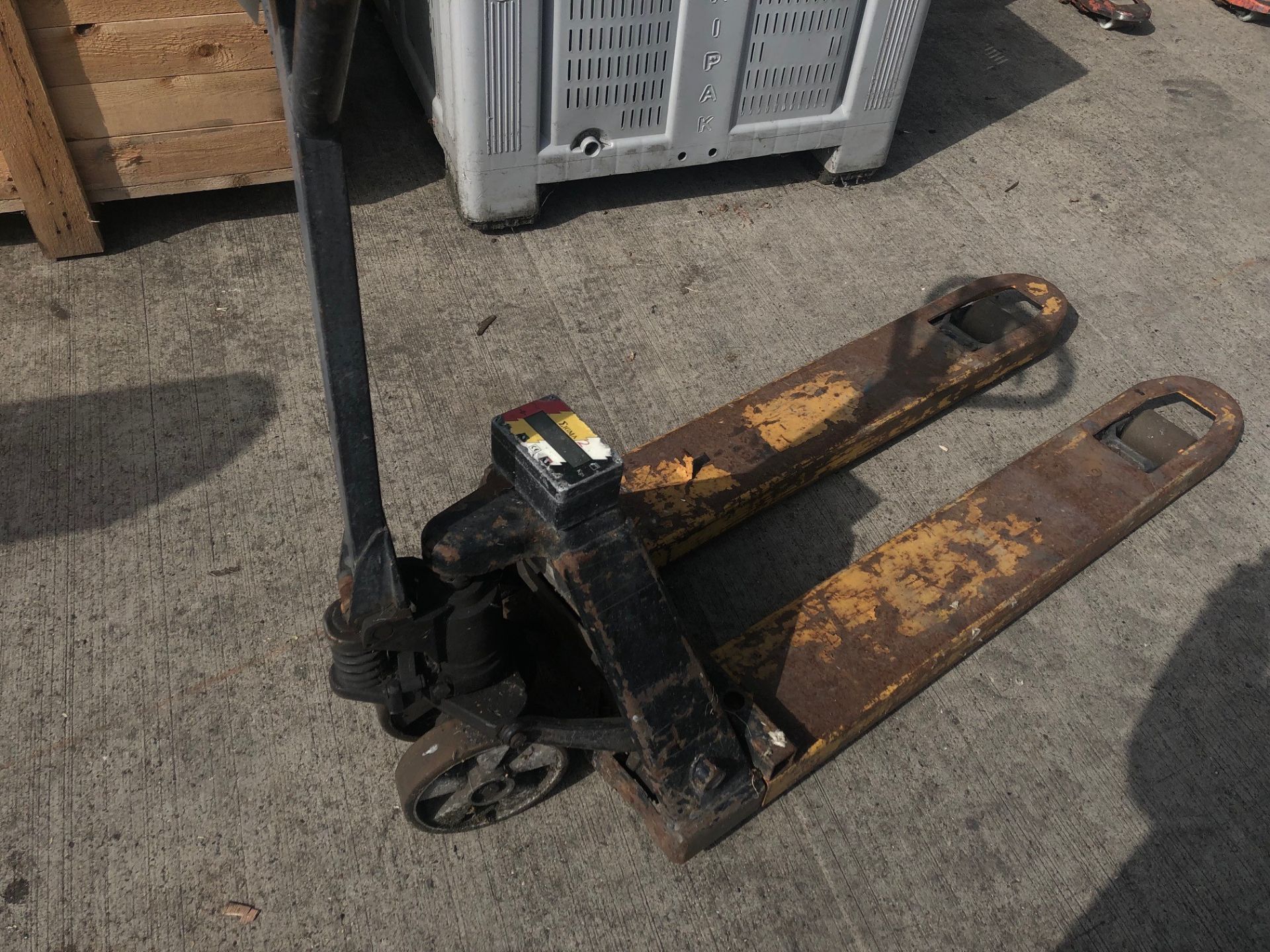 Hand Hydraulic Pallet Truck, lift out charge - £10