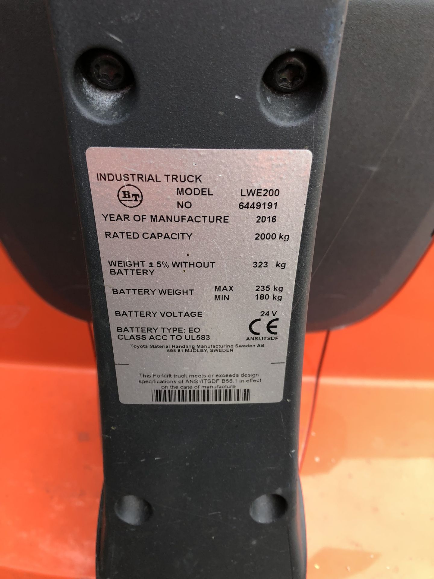 BT LWE200 2000KG ELECTRIC PALLET TRUCK, serial no 7449191, year of manufacture 2016, lift out charge - Image 2 of 4