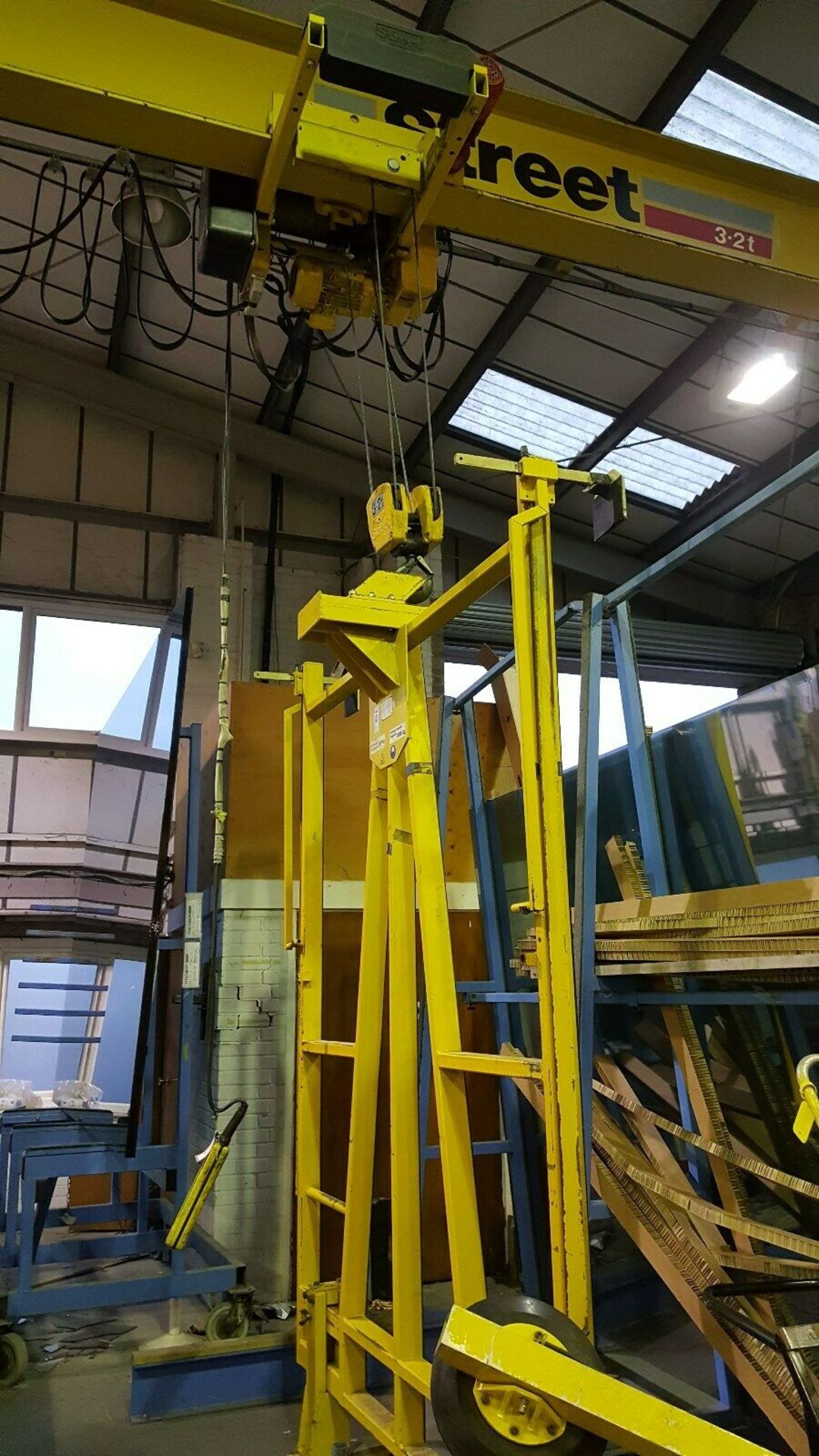 Street A1 3.2 Ton Overhead Travelling Crane, seria - Image 2 of 10