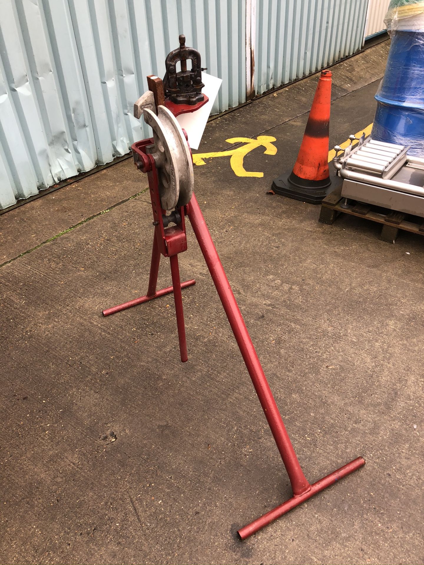 Two Pipe Benders loading charge - £10, item locate - Image 2 of 2