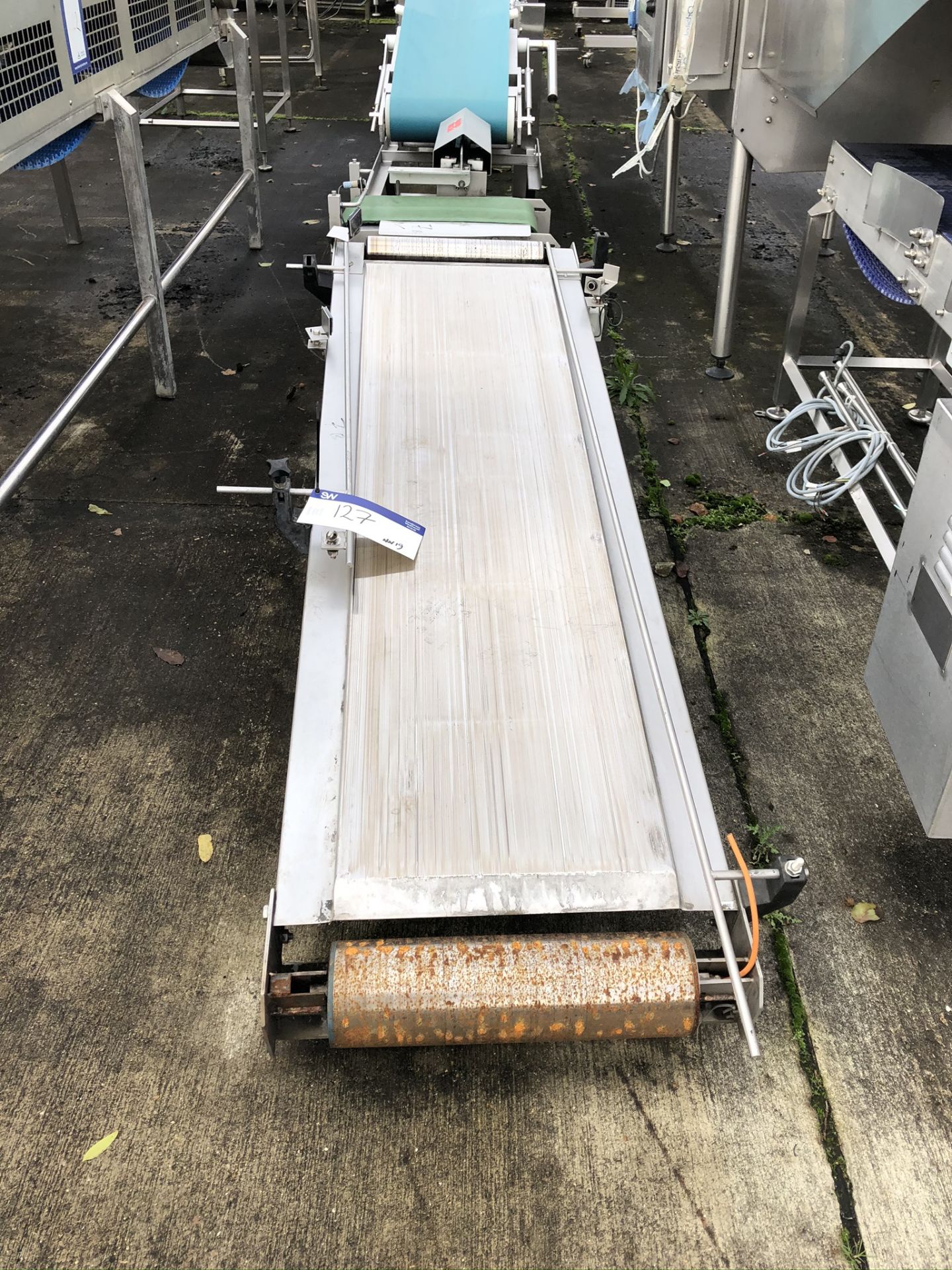 Conveyor, with push arm, dimensions approx. 2.7m l - Image 2 of 3