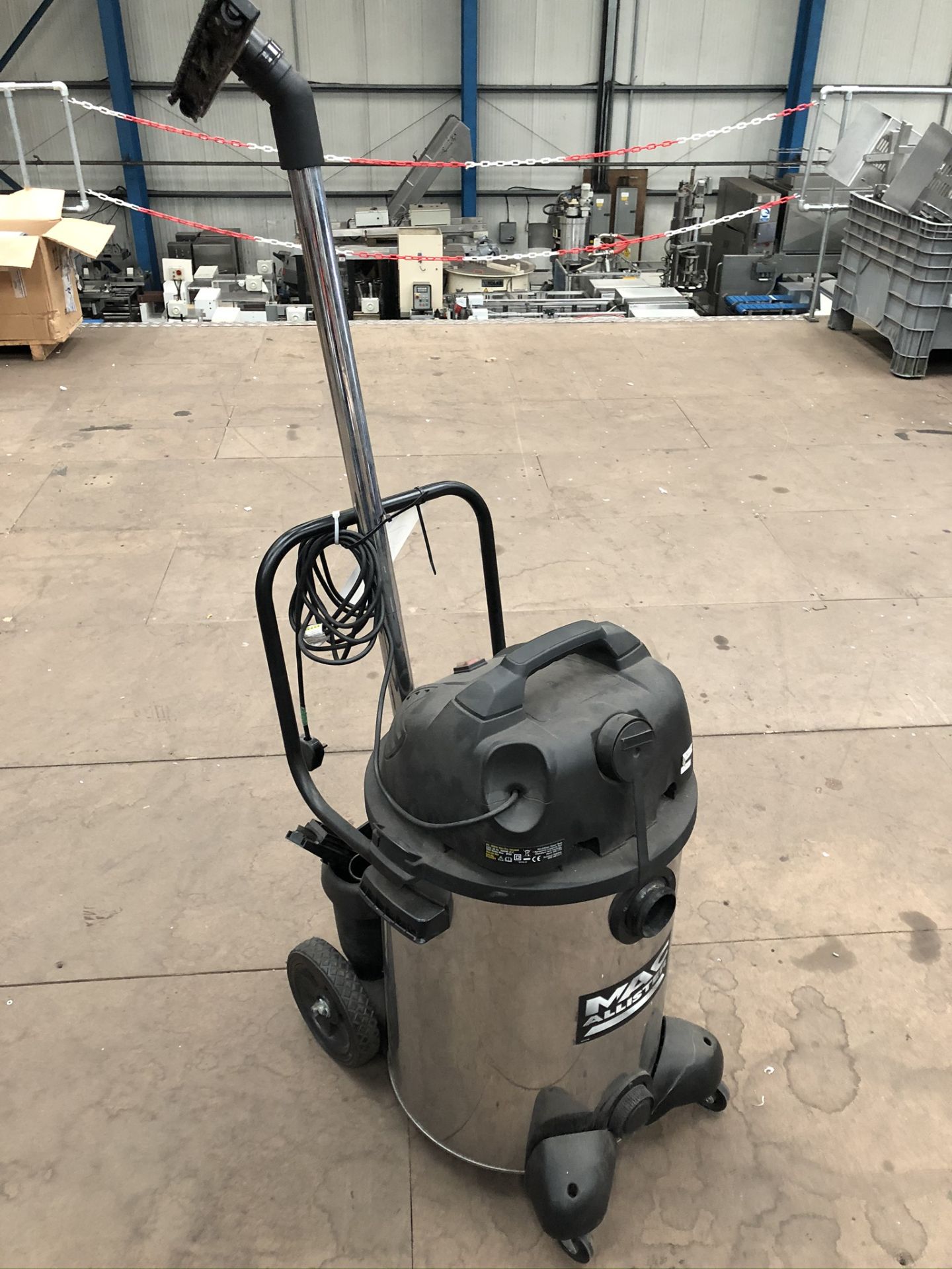 MacAllister 60L 1800W Wet Dry Vacuum, plant no. 68 - Image 3 of 3