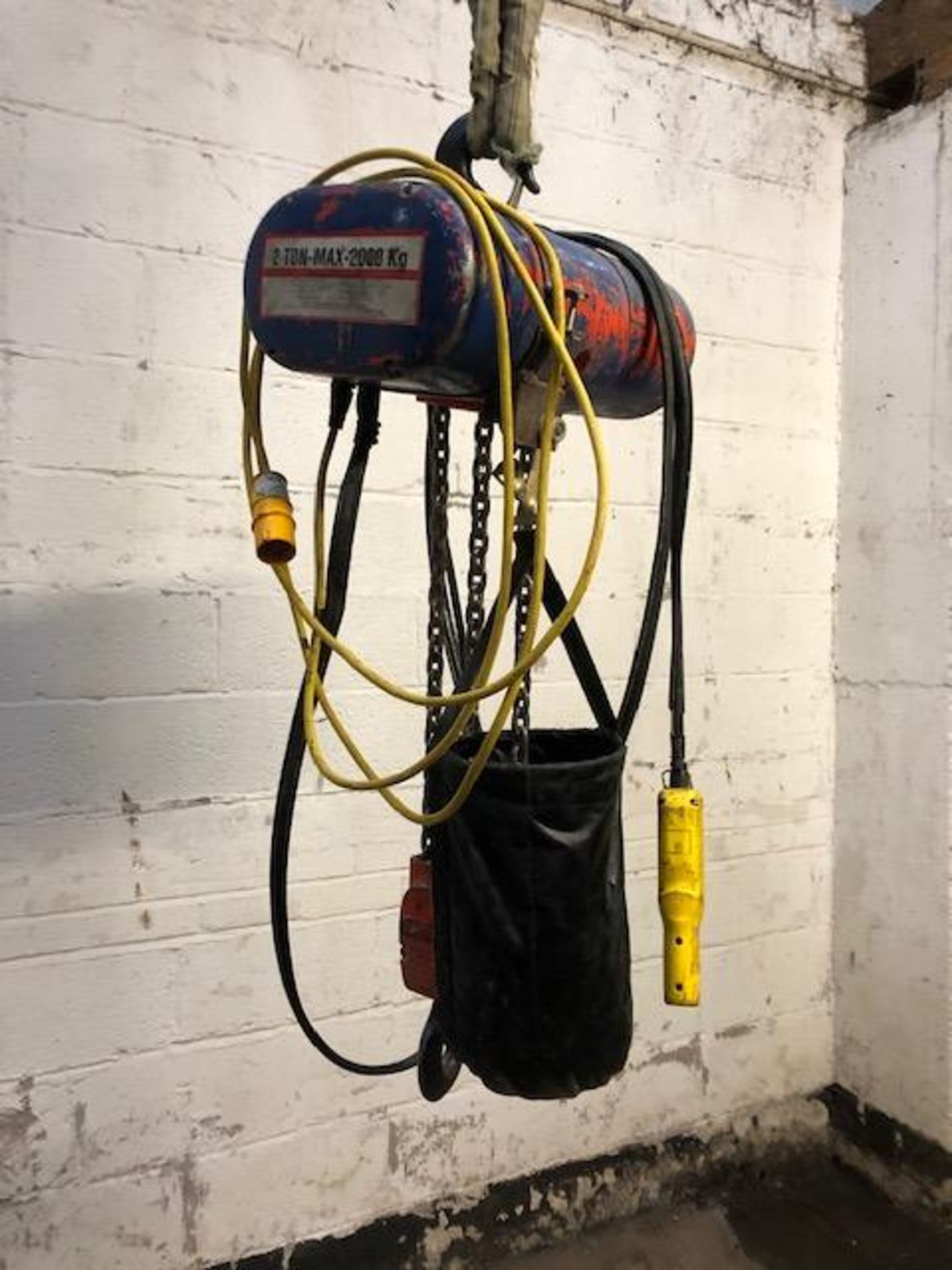 Loadstar Two Tonne Electric Chain Hoist, loading f