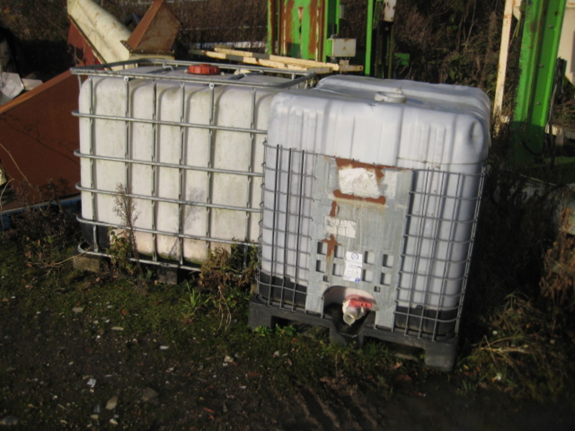 1000 litre Plastic IBC, in steel cage with filler - Image 2 of 5