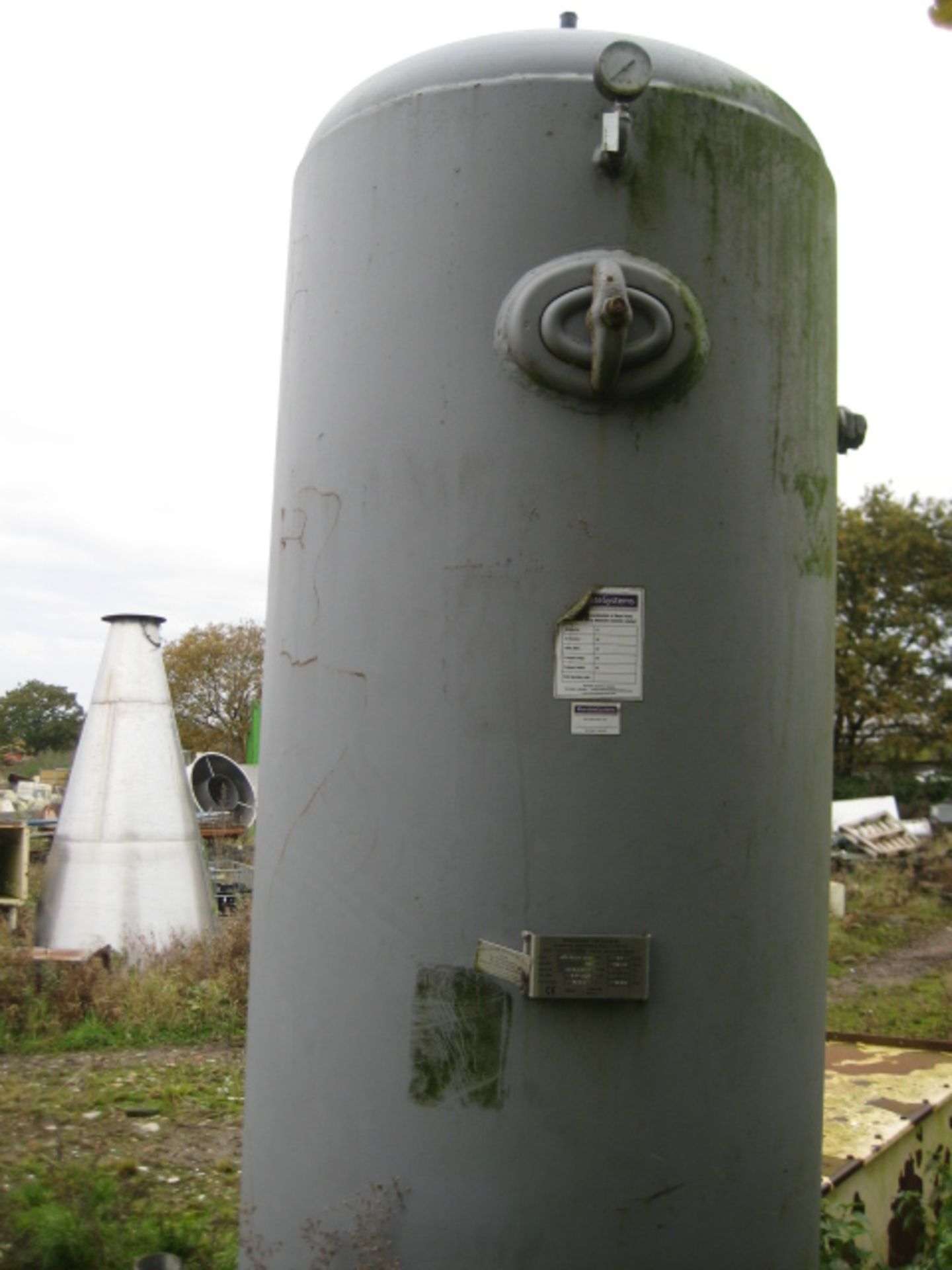 Vertical Air Receiver, on legs, 800mm dia. x 2500m - Image 4 of 4
