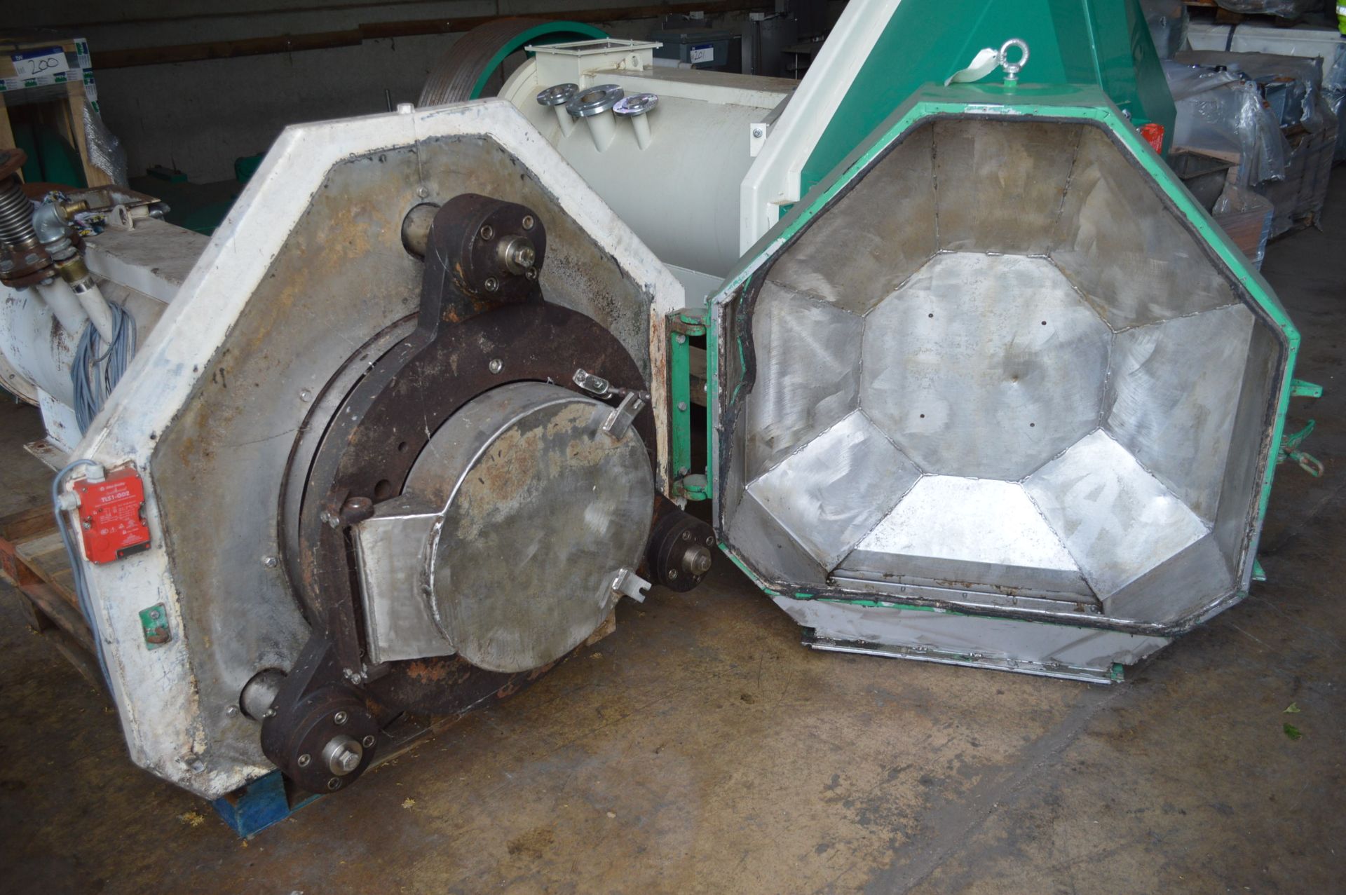 PTN BOA 500 x 1500 COMPACTOR, serial no. 132-95-003, CE1995, with electro/ hydraulic power pack & - Image 8 of 16