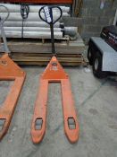 Unbranded Pallet Truck, SWL 2500kg, 550mm wide