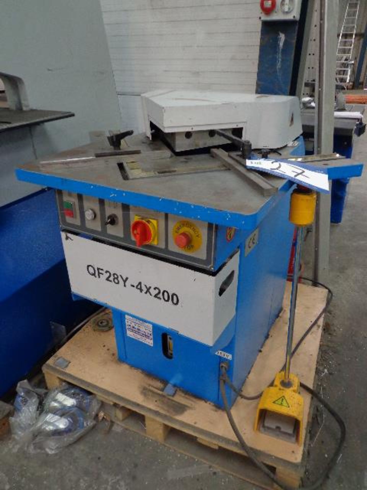 Techna-Fab Hydraulic Notching Machine, model QF28Y