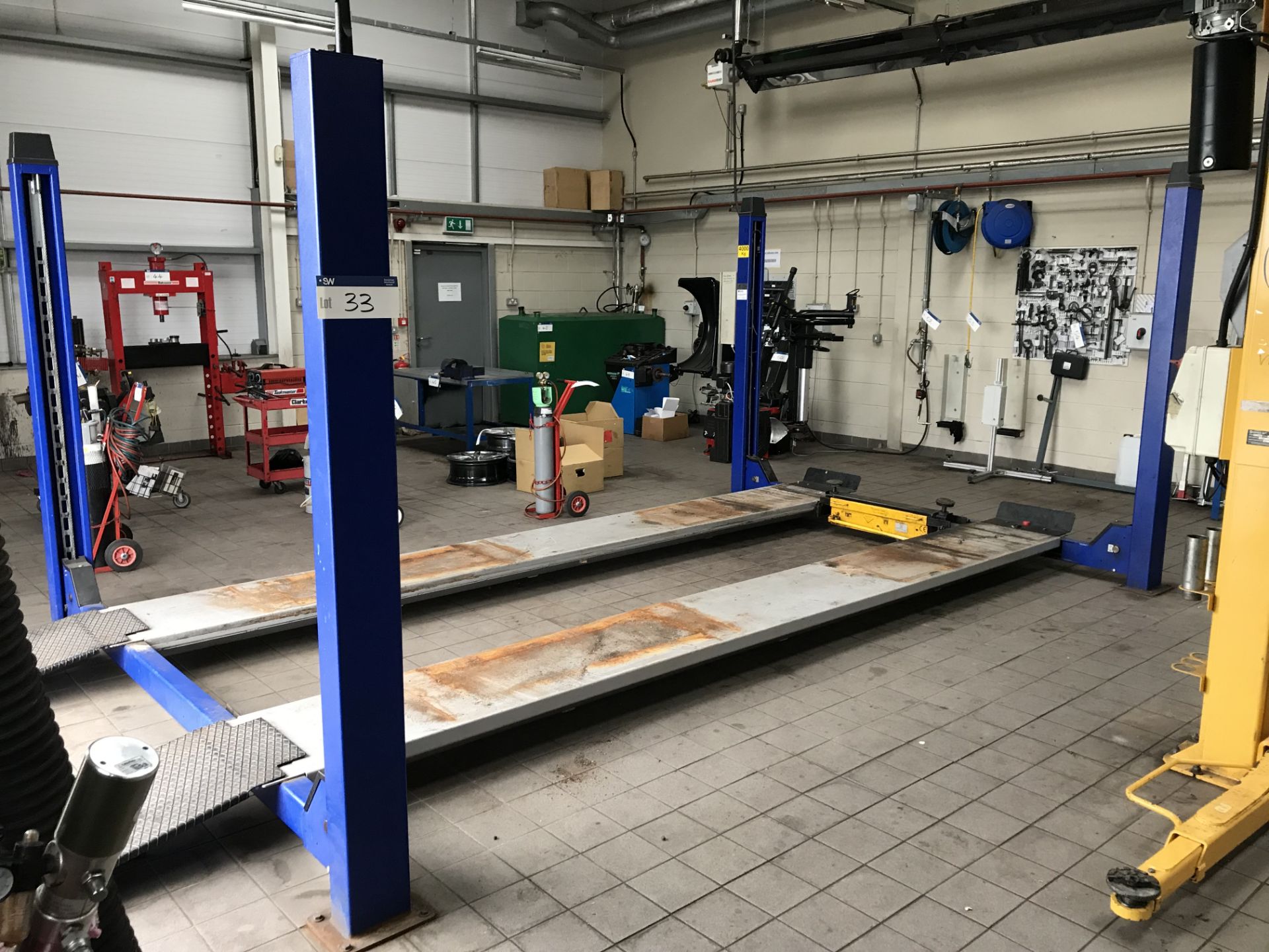 Tecalemit SF9084 Four Post Vehicle Lift, 4000kg ca