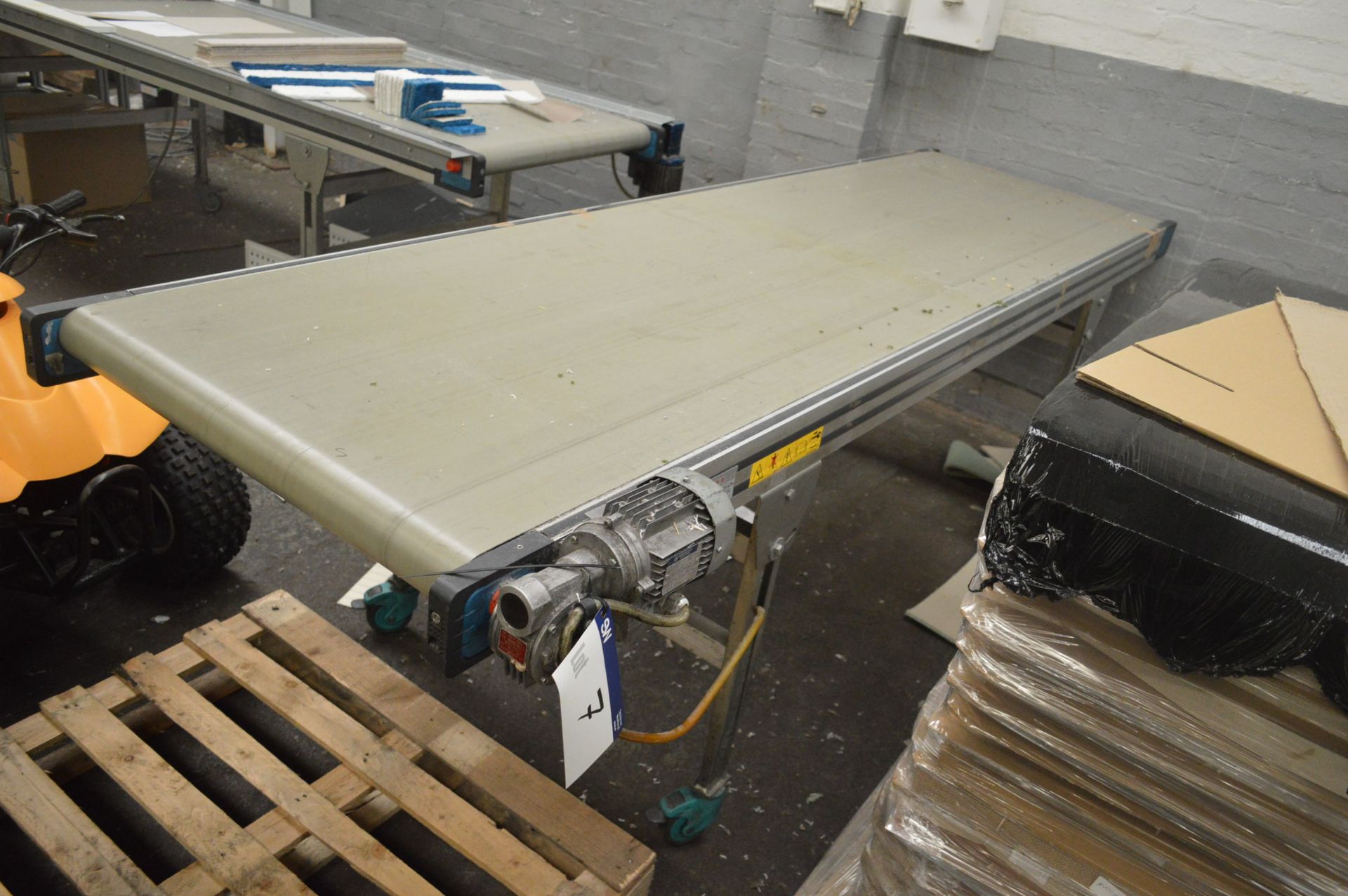 Mobile Powered Belt Conveyor, approx. 800mm wide on belt x 2.8m long