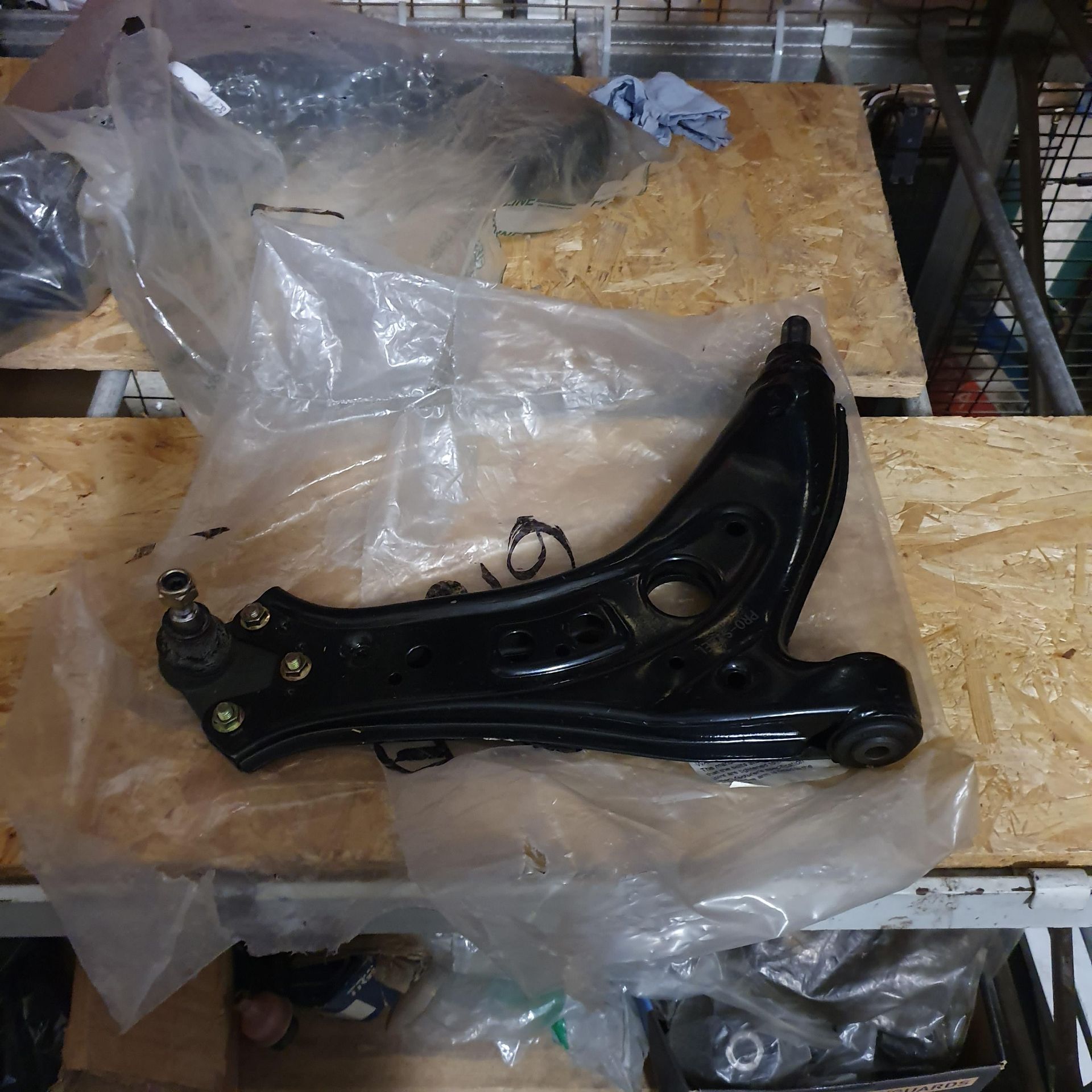 Quinton Hazell Steering Suspension Arms, as set ou - Image 2 of 5
