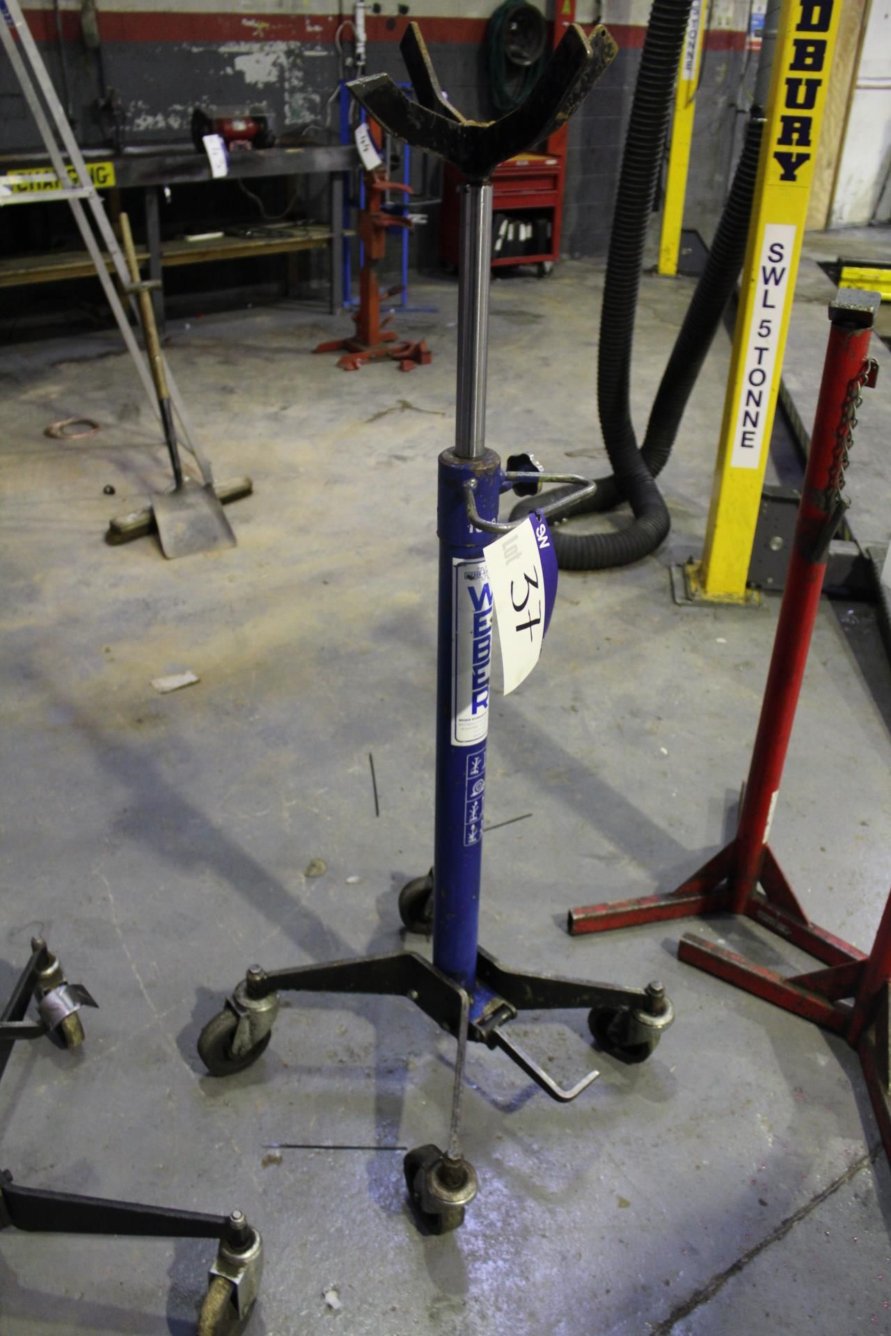 Weber Transmission Jack, 1000kg (lot located at Bo