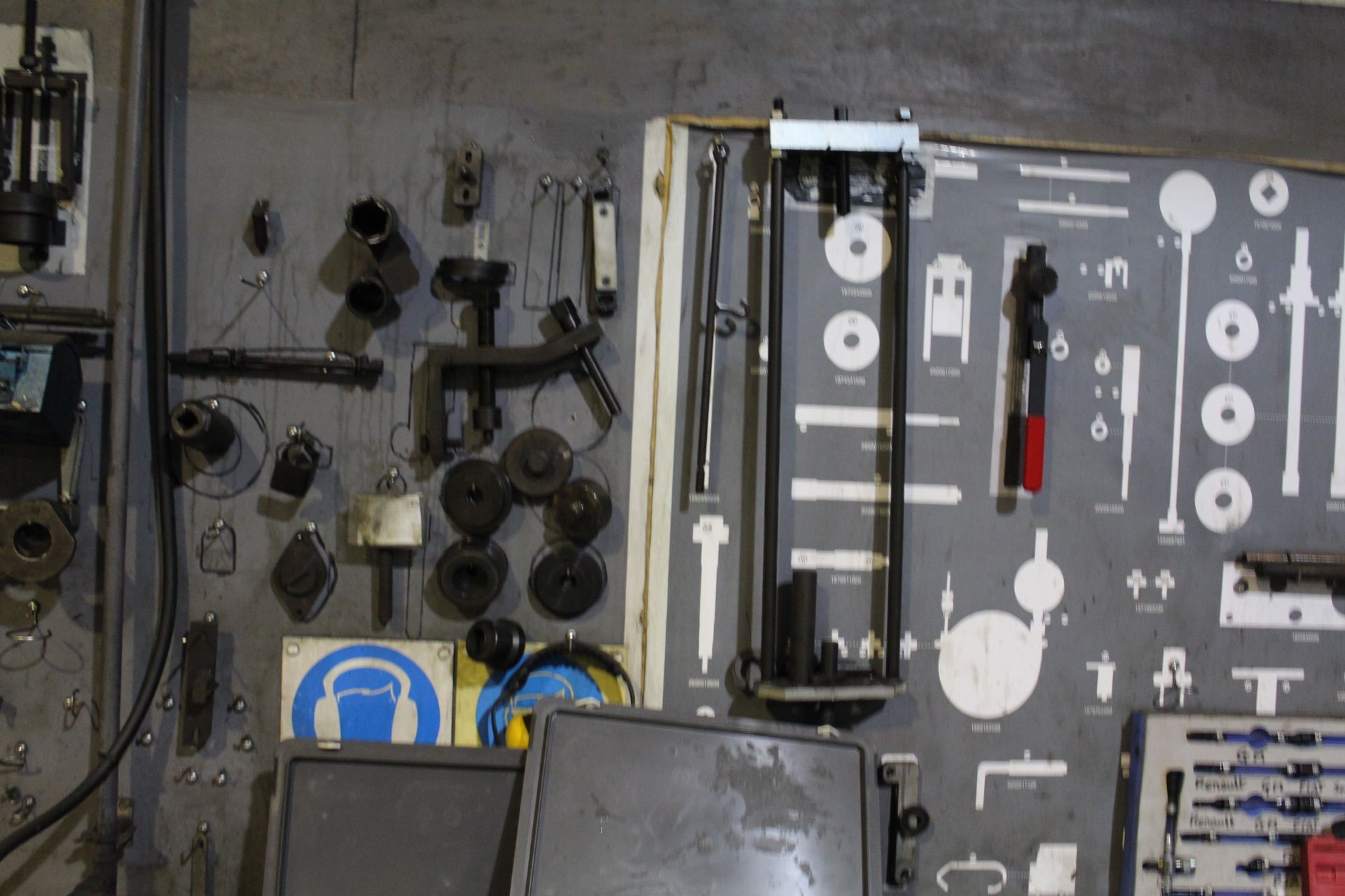 Assorted Fiat Specialist Tooling, as set out on wa - Image 3 of 4