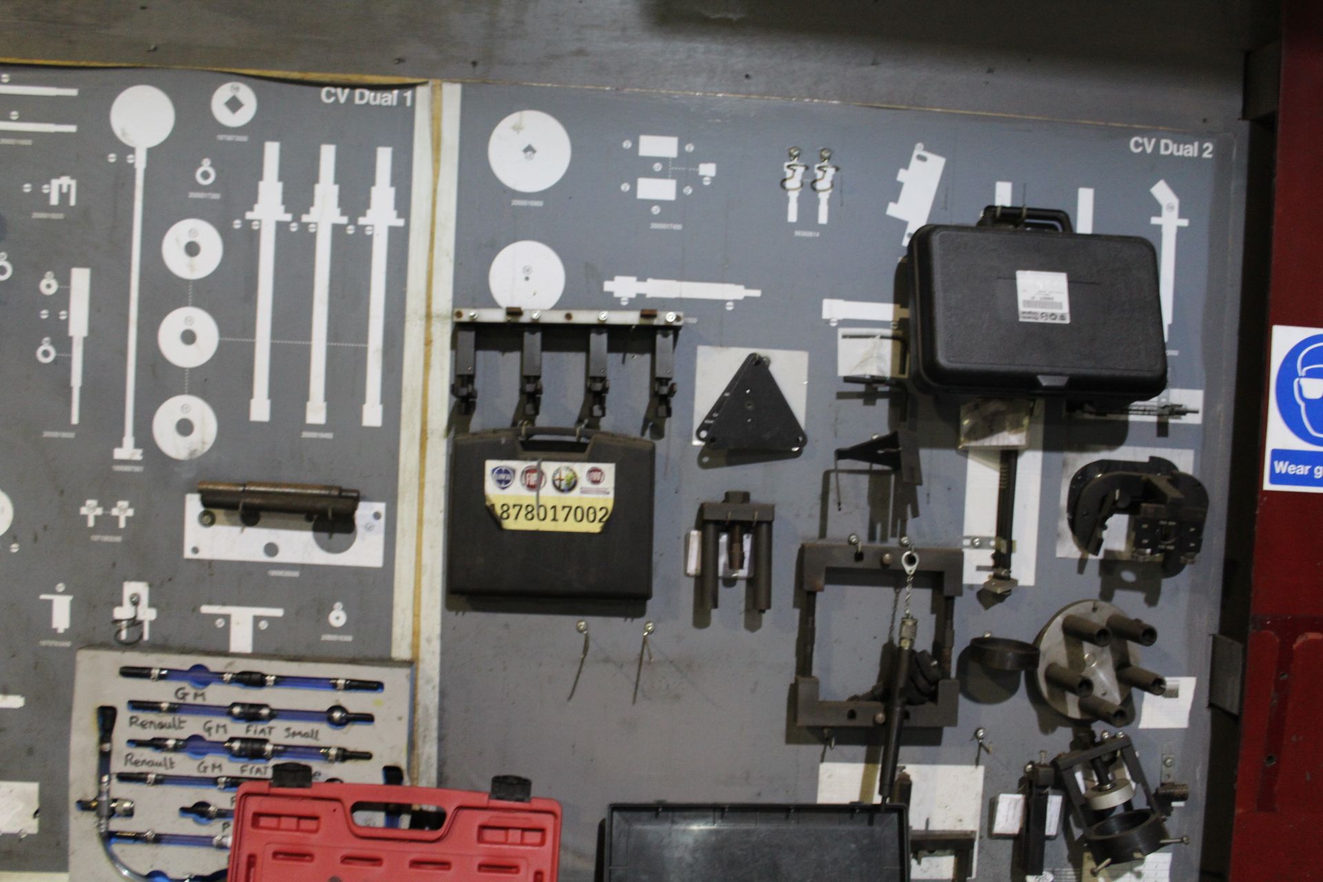 Assorted Fiat Specialist Tooling, as set out on wa - Image 4 of 4