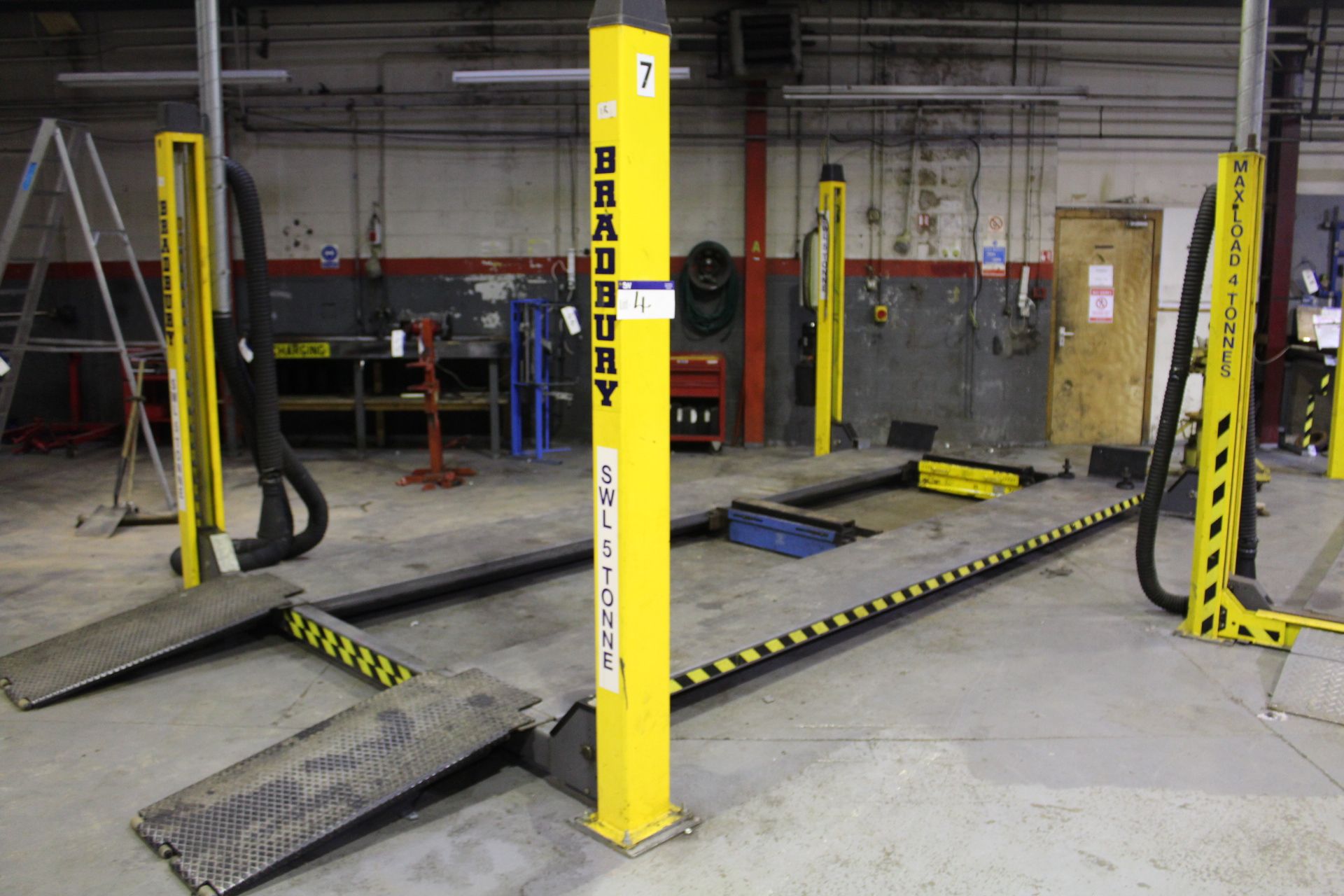 Bradbury FOUR POST VEHICLE LIFT, 5000kg, with two