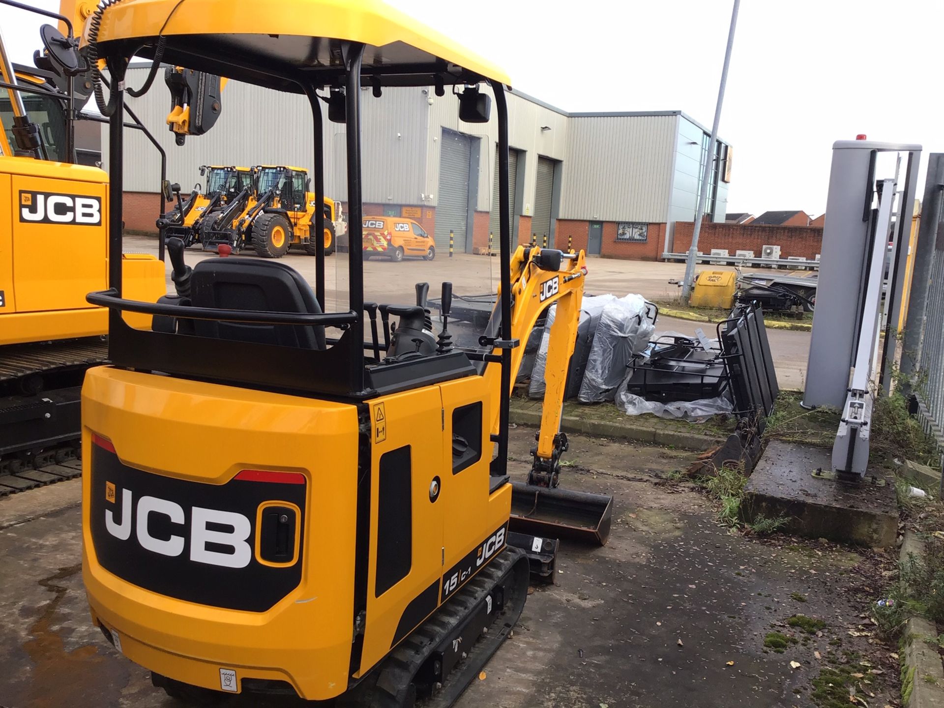 JCB 15 C-1 TRACKED MINI EXCAVATOR, serial no. 2710 - Image 3 of 8