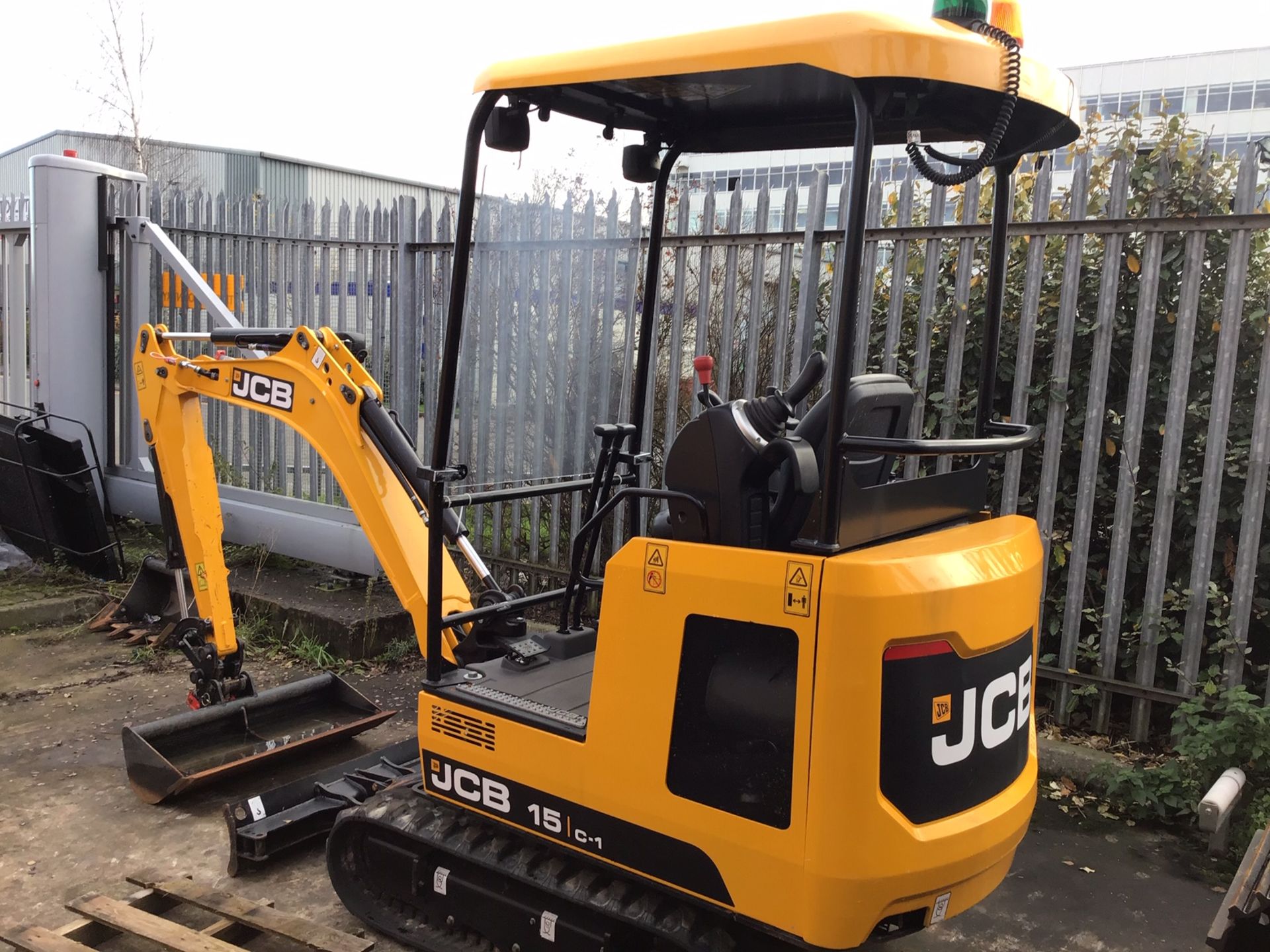 JCB 15 C-1 TRACKED MINI EXCAVATOR, serial no. 2710 - Image 2 of 8