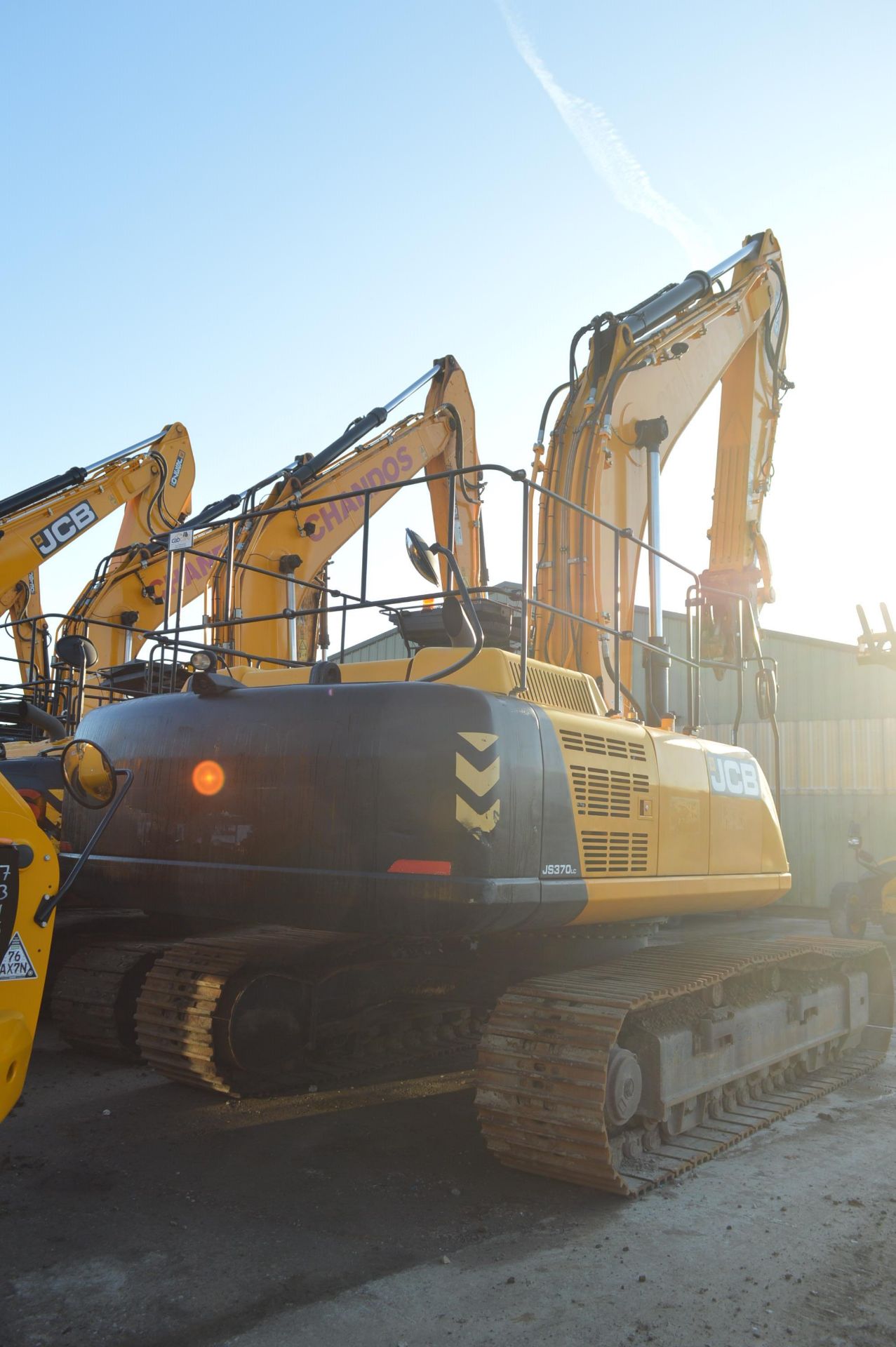 JCB 370LCT4 TRACKED EXCAVATOR, pin no. JCBJS37EE02 - Image 2 of 6