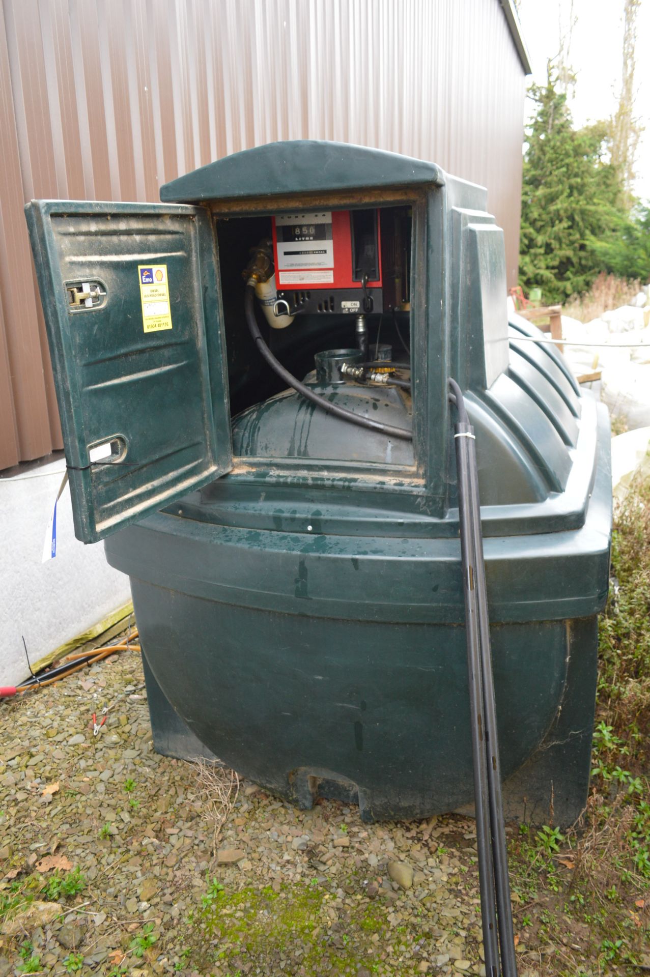 Atlas 2500 FDA Bunded Fuel Oil Tank, with meter and contents (understood to be half full with red - Image 2 of 3