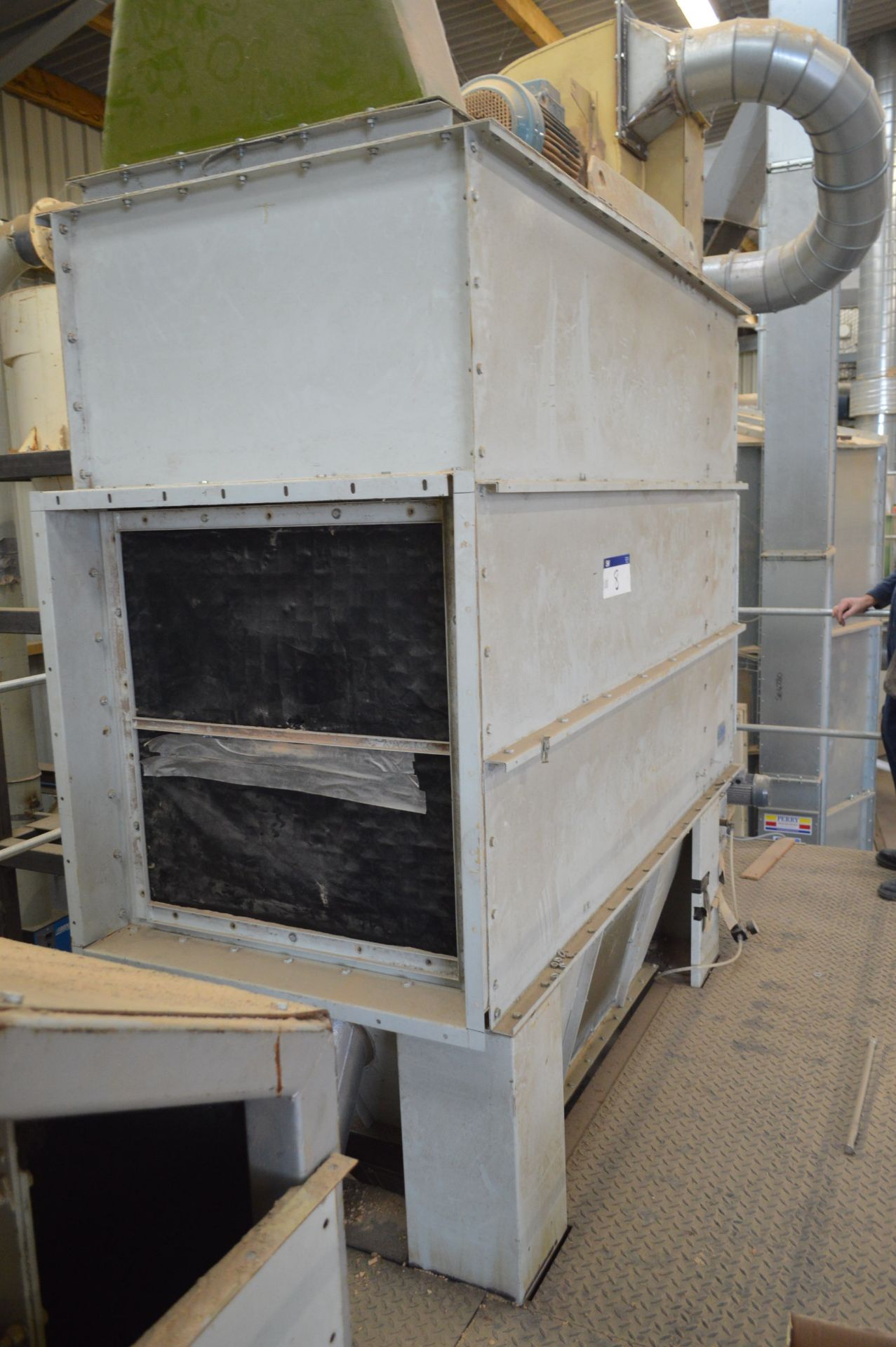 DCE Dalamatic DU454 F12 DUST FILTER UNIT, serial no. 607878, 11kW, fitted centrifugal fan and with - Image 2 of 8