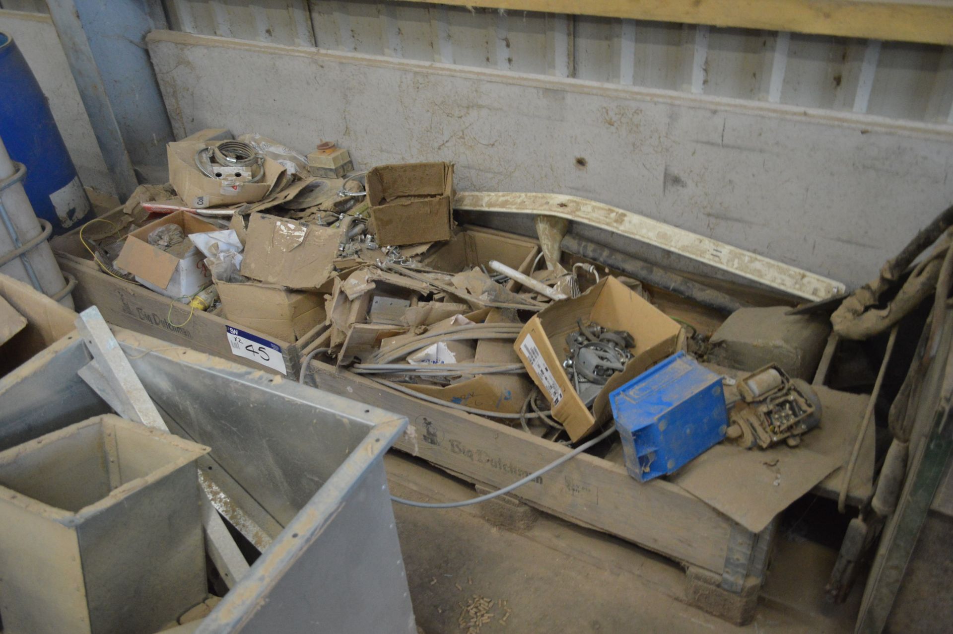 Assorted Equipment, on two pallets, (please note this lot is part of combination lot 50) - Image 2 of 4