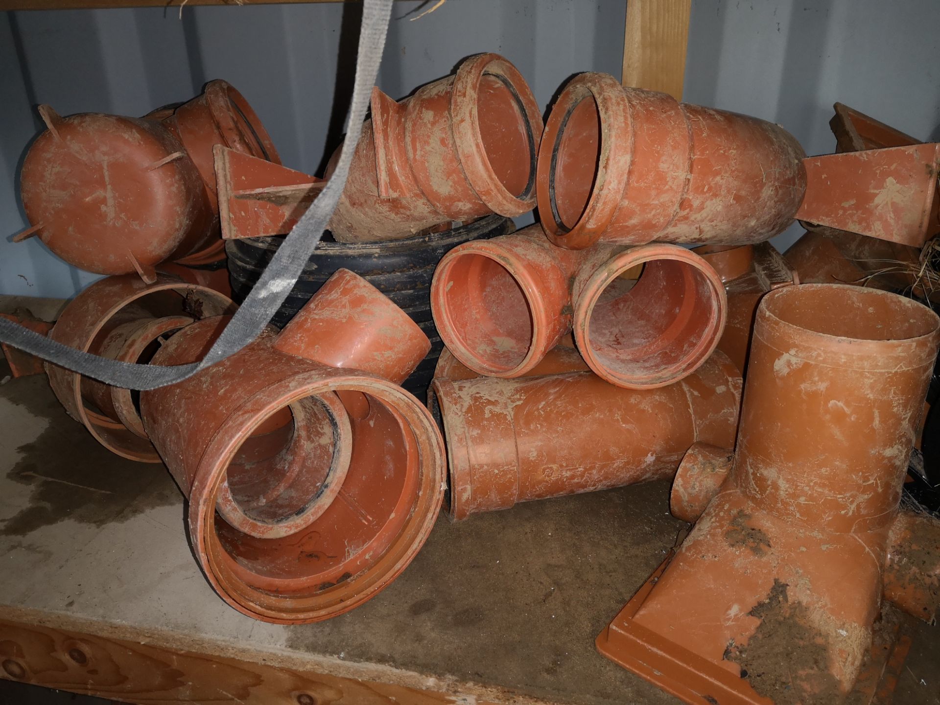Various Sanitary Pipes Across 2 Shelves - Image 2 of 4