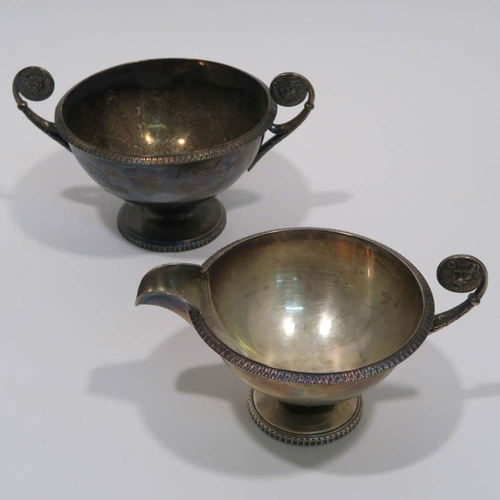 Zuckerschale und SahnekännchenSheffield, 1911/12, James Dixon & Sons. Silber. Runde Schalen mit