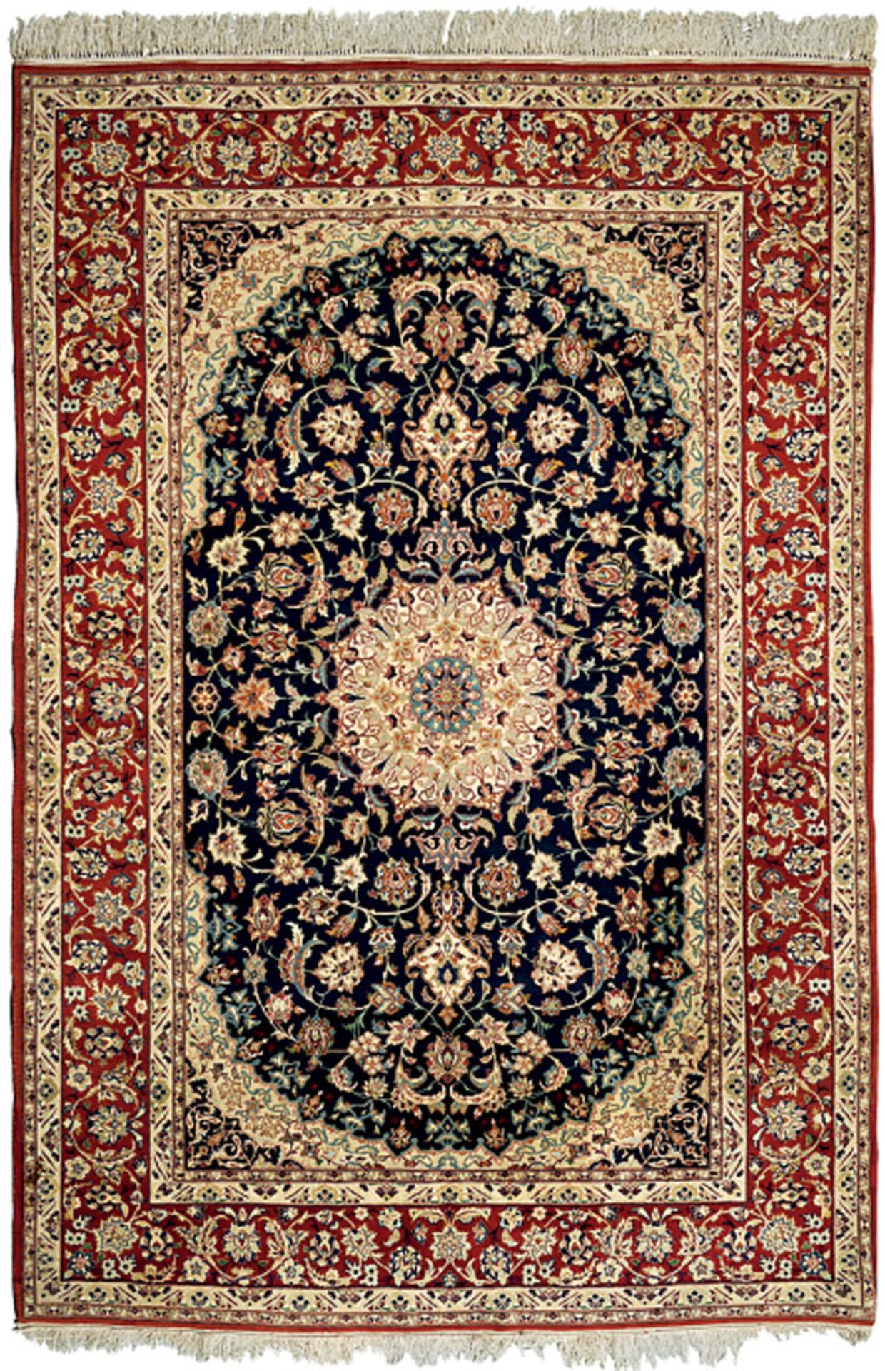 Isfahan 3. Viertel 20. Jh. Kleiner Fleck, min. Gebrauchsspuren. 232 x 156 cm