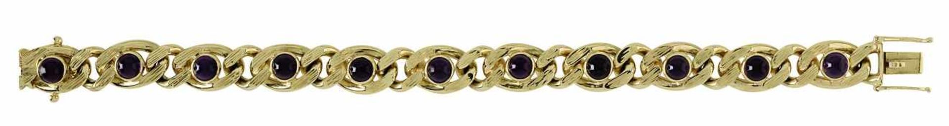 Armband14 K GG, Marke (585). Strukturiertes Flachpanzermuster, besetzt mit elf runden Amethyst-