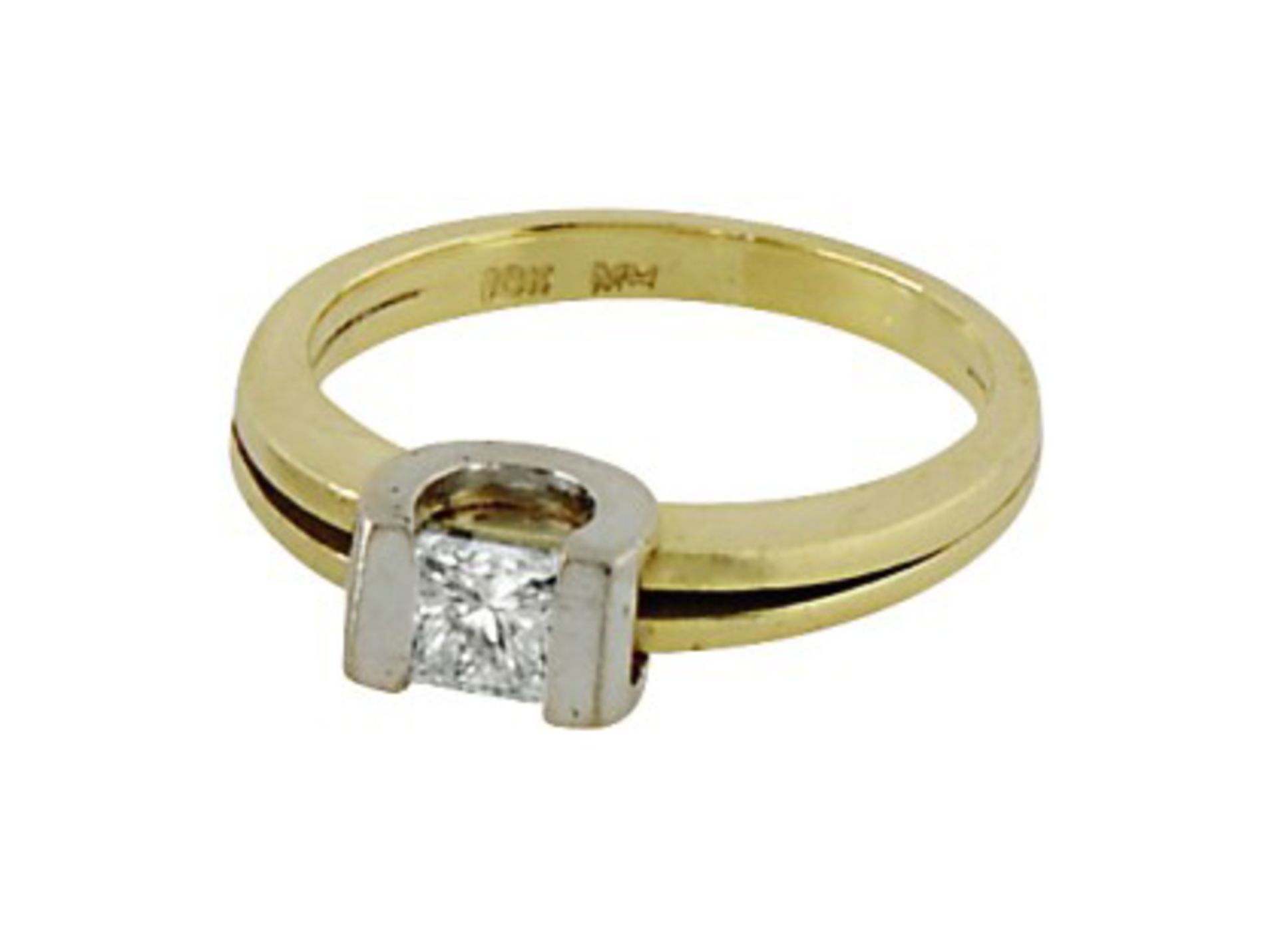 Solitärring18 K GG und WG, Marke (18K). Besetzt mit einem Diamant in Princess Cut, ca. 0,25 ct,