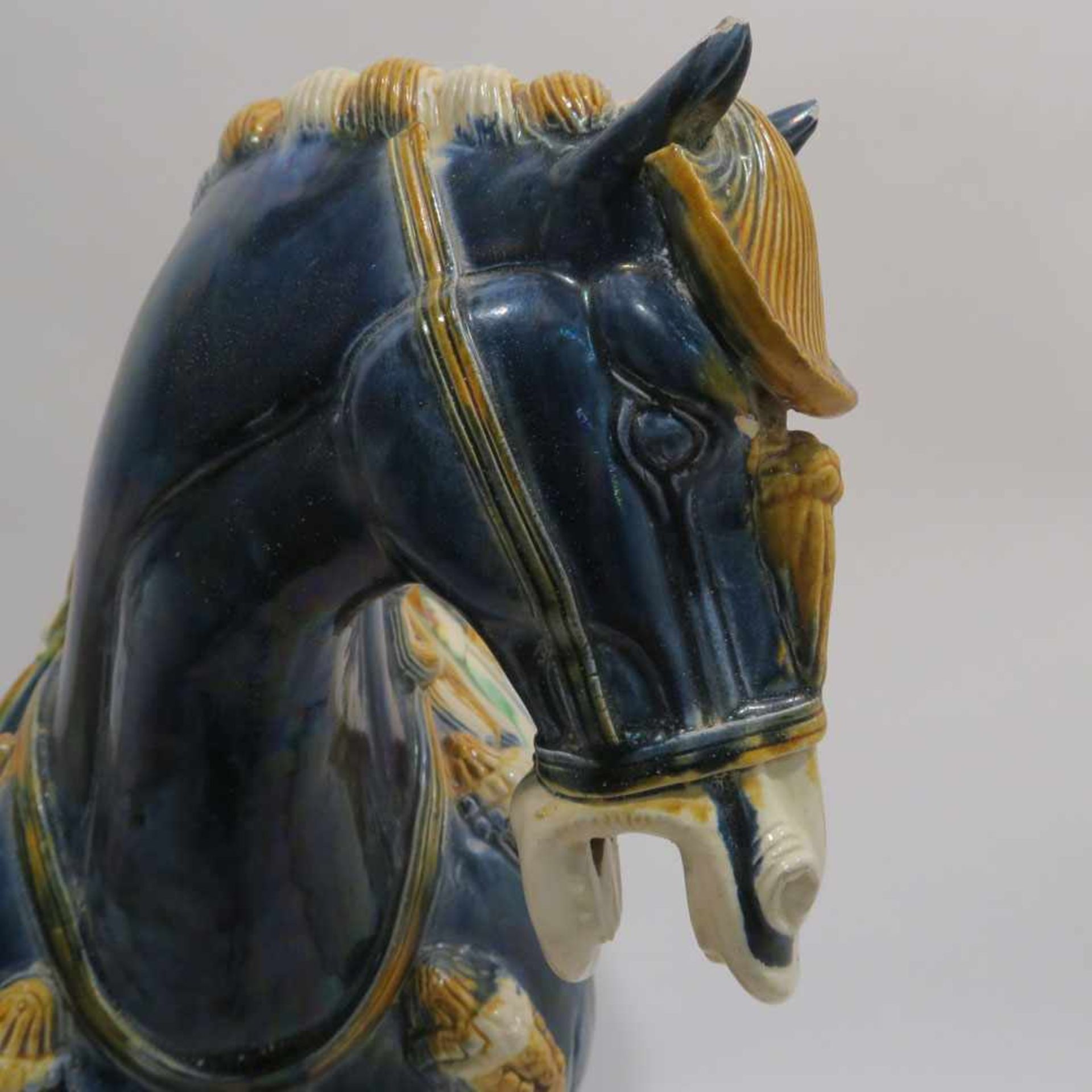 PferdChina, im Tang-Stil. Keramik, farbig glasiert. Min. best. H. 46 cm. - Bild 8 aus 10