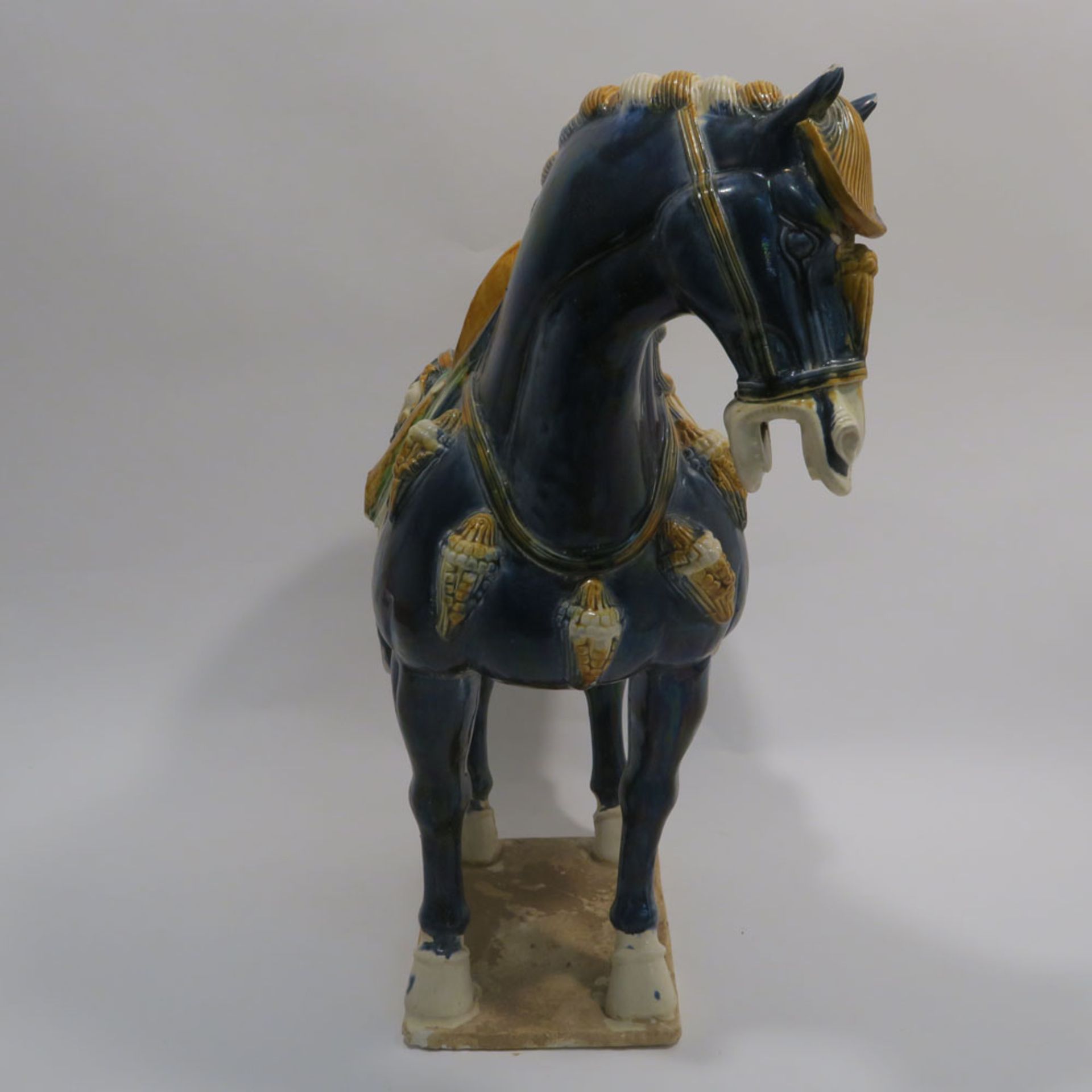 PferdChina, im Tang-Stil. Keramik, farbig glasiert. Min. best. H. 46 cm. - Bild 5 aus 10