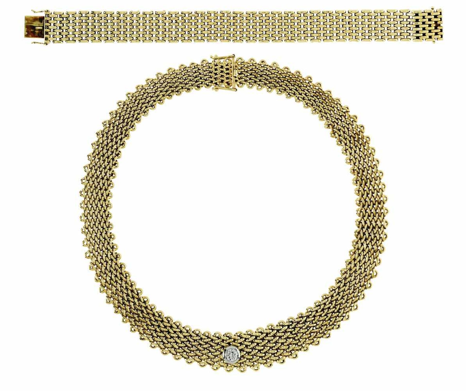 Collier und Armband14 K GG, Marke (585). Collier in breitem gestricktem Muster, Armband in breitem