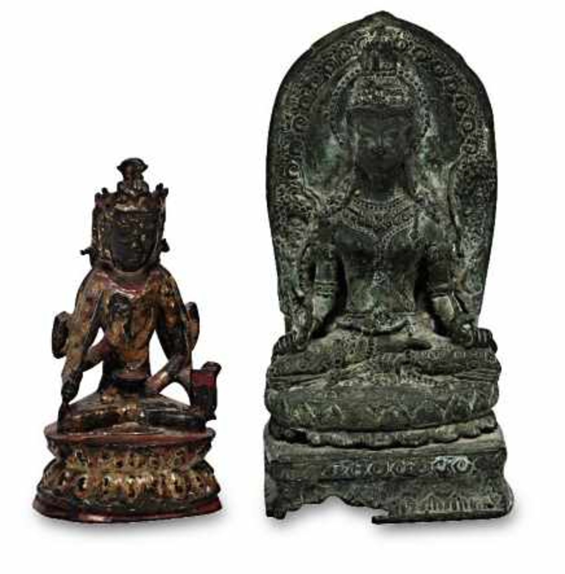 BodhisattvaChina Kupferbronze mit Lackfassung. Mit drei Gesichtern und ehemals sechs Armen, in den