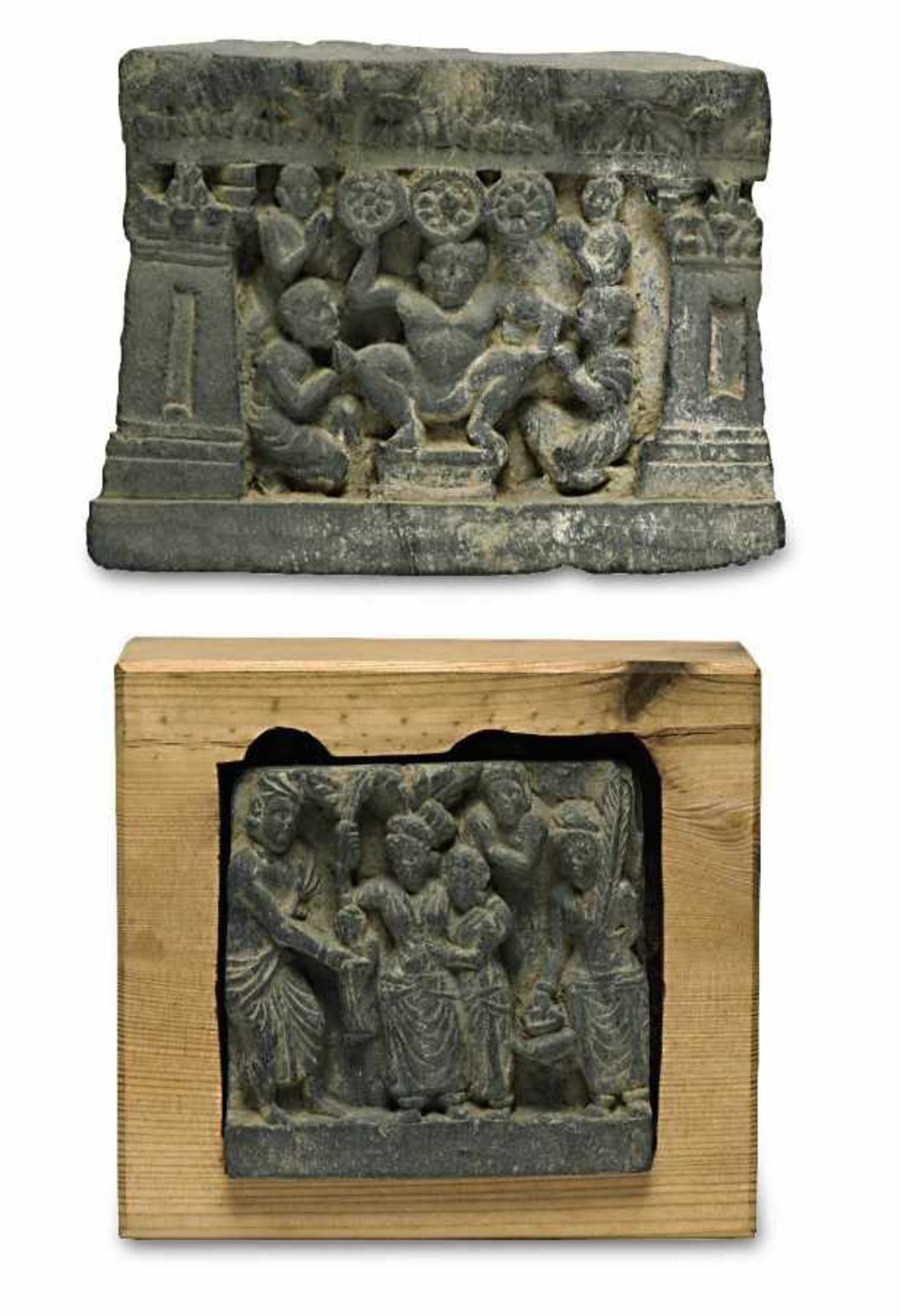 Geburt des Buddha / Atlant, drei Räder tragendIndien, Gandhara-Stil Zwei Relieffragmente aus