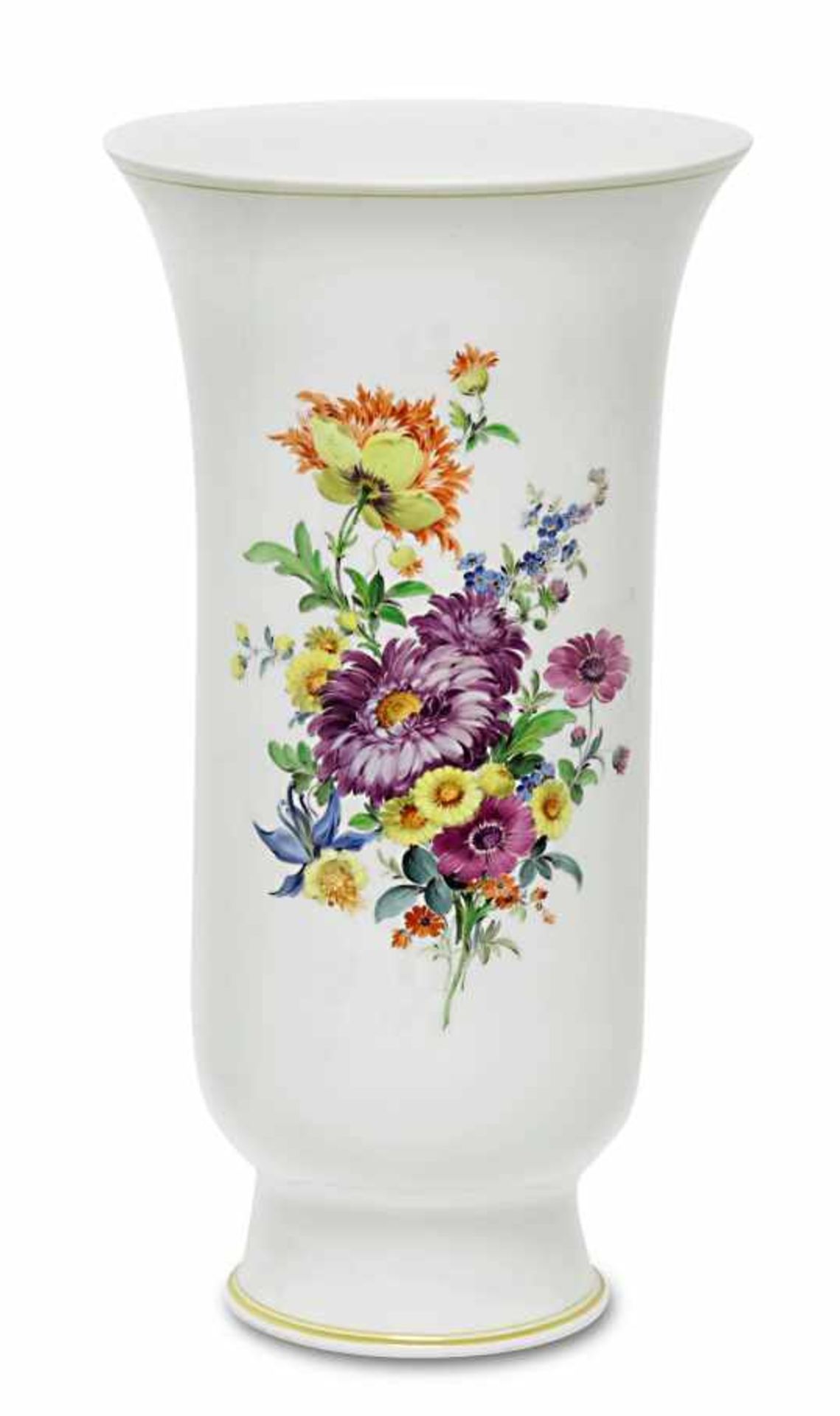 VaseMeissen Bunter Blumendekor. Gelb staffiert. Unterglasurblaue Schwertermarke. H. 41 cm- - -26.