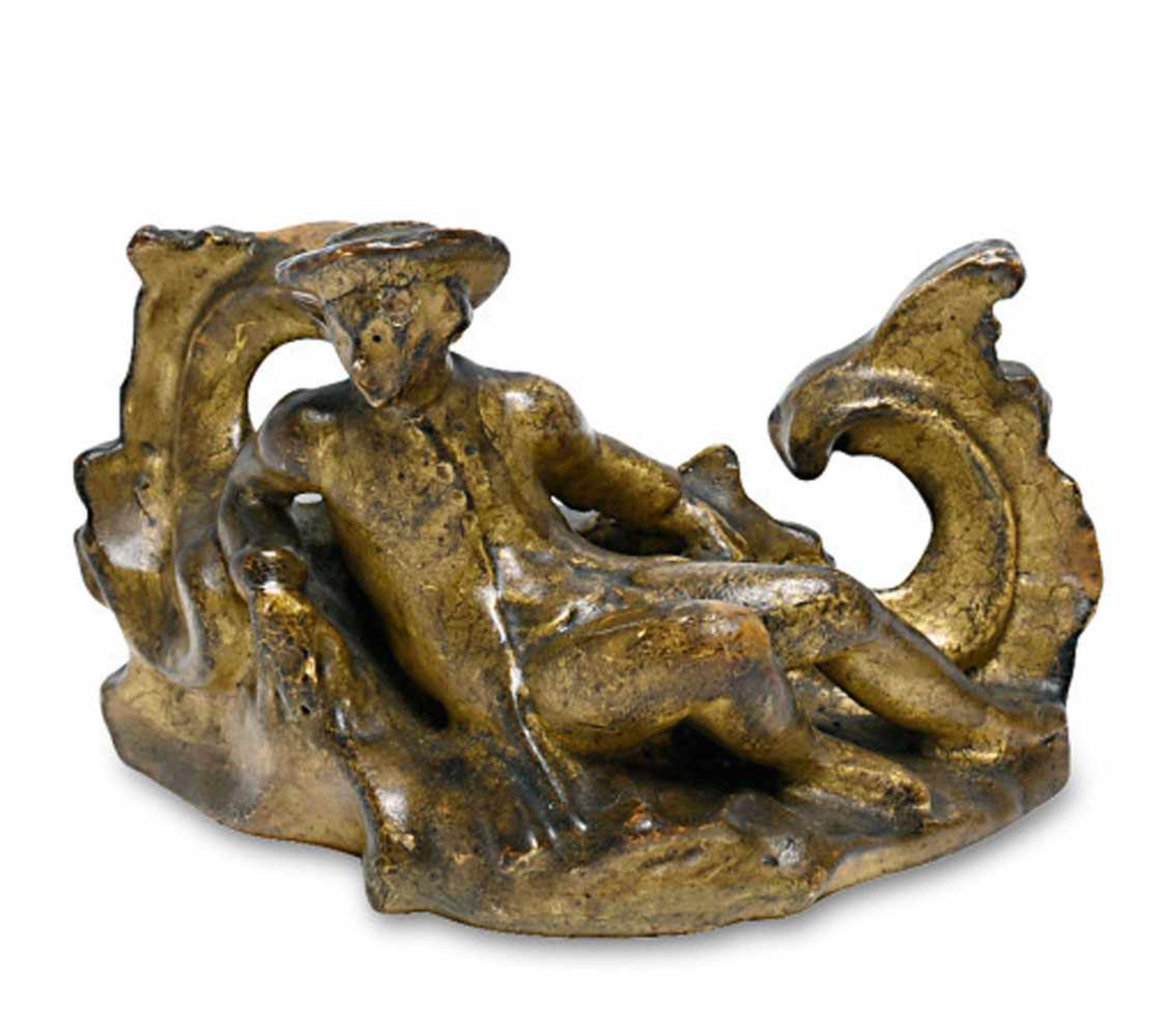Kavalier in einer RocailleFranken, Mitte 18. Jh.Holz, geschnitzt, Goldfassung.H. 8,5 cm- - -26.