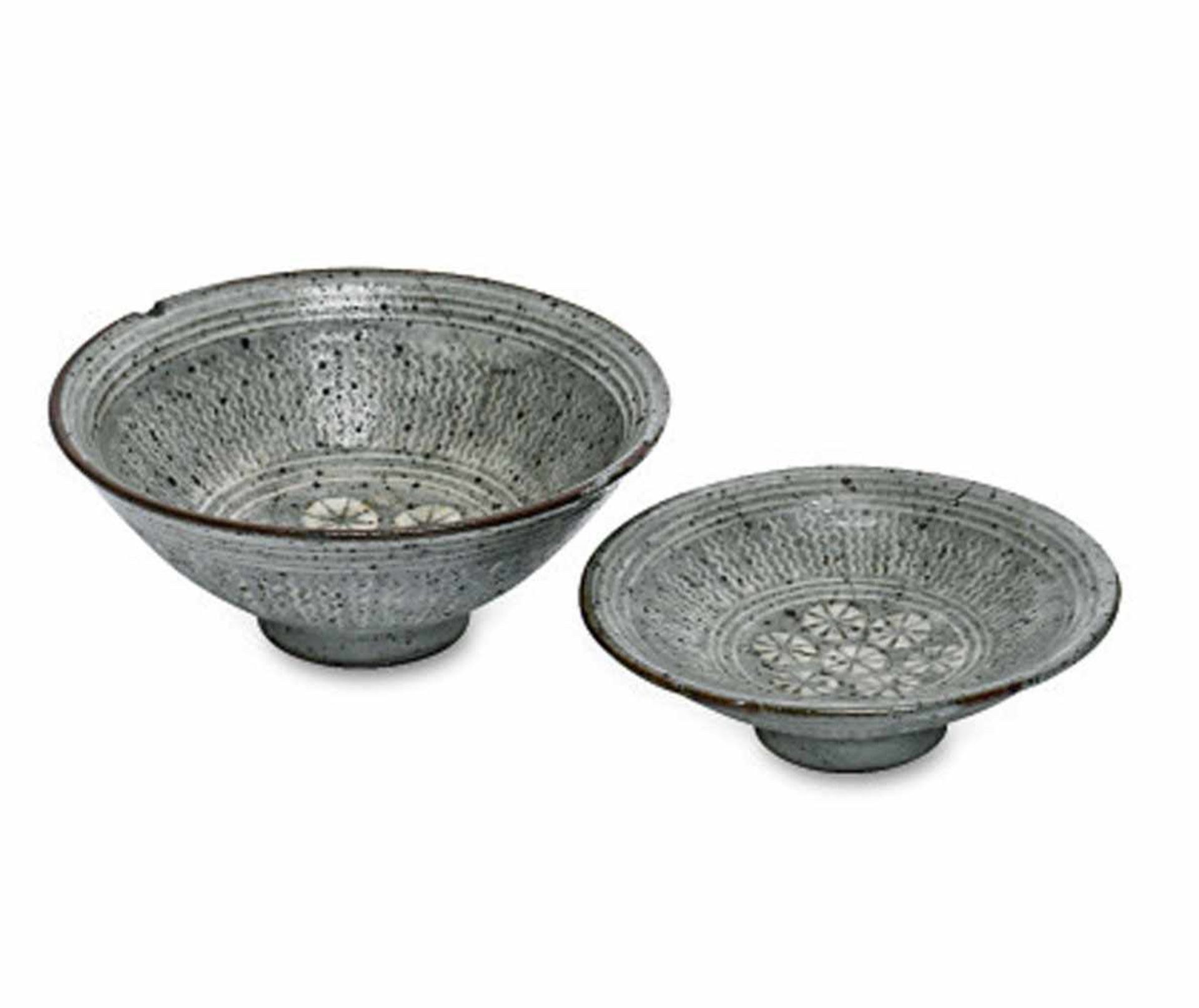 Reisschale mit DeckelKorea, wohl Joseon-Dynastie (1392 - 1910)Steinzeug mit graublauer Glasur und